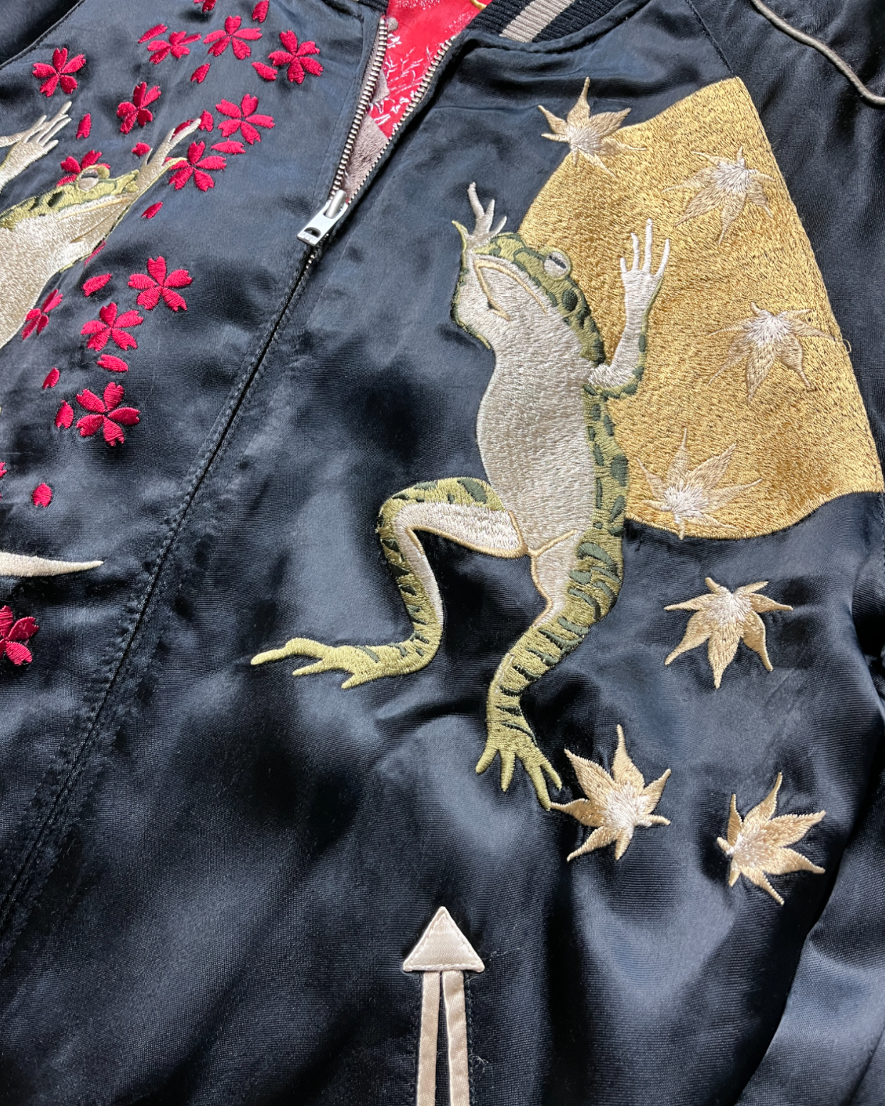 Ultra-Rare Reversible Sukajan: Popular Frog Design Jacket