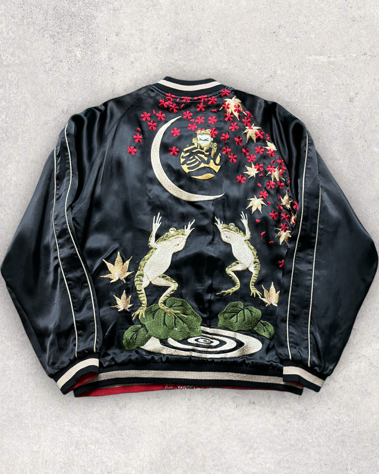 Ultra-Rare Reversible Sukajan: Popular Frog Design Jacket