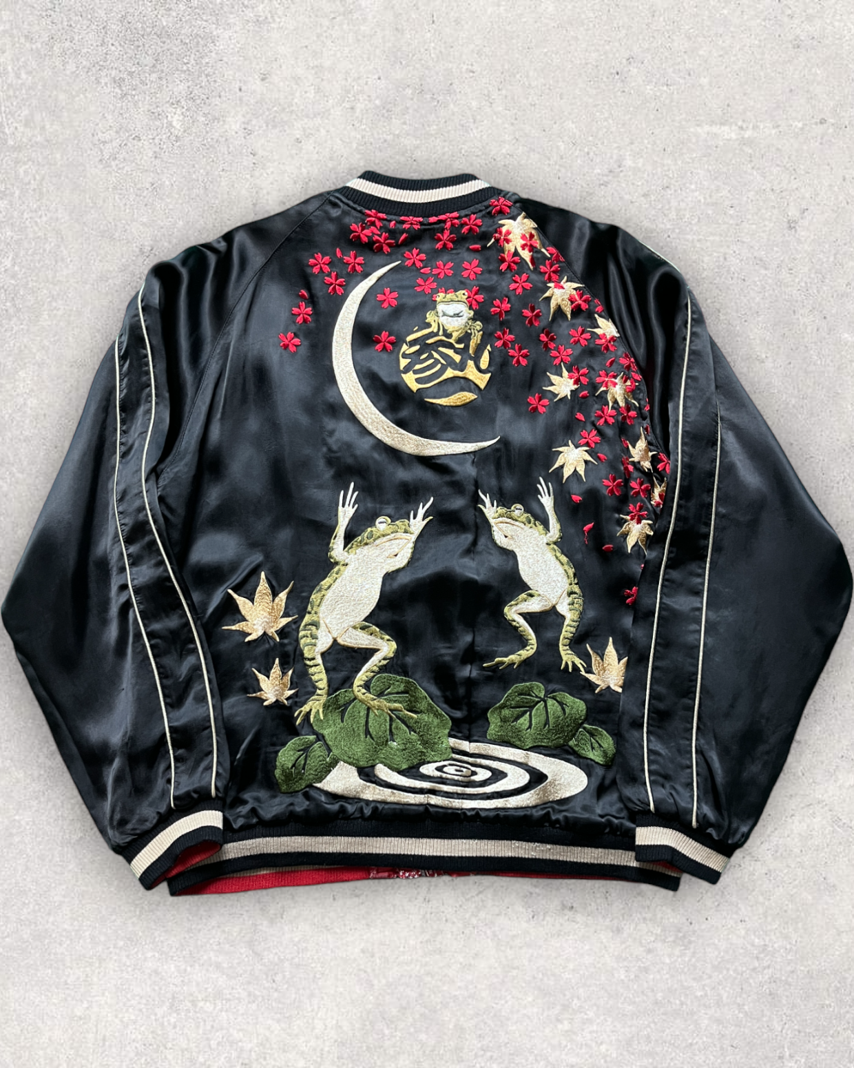 Ultra-Rare Reversible Sukajan: Popular Frog Design Jacket