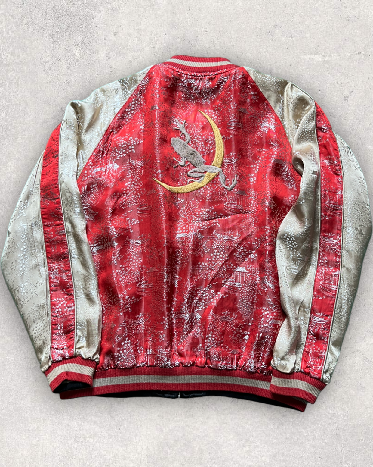 Ultra-Rare Reversible Sukajan: Popular Frog Design Jacket