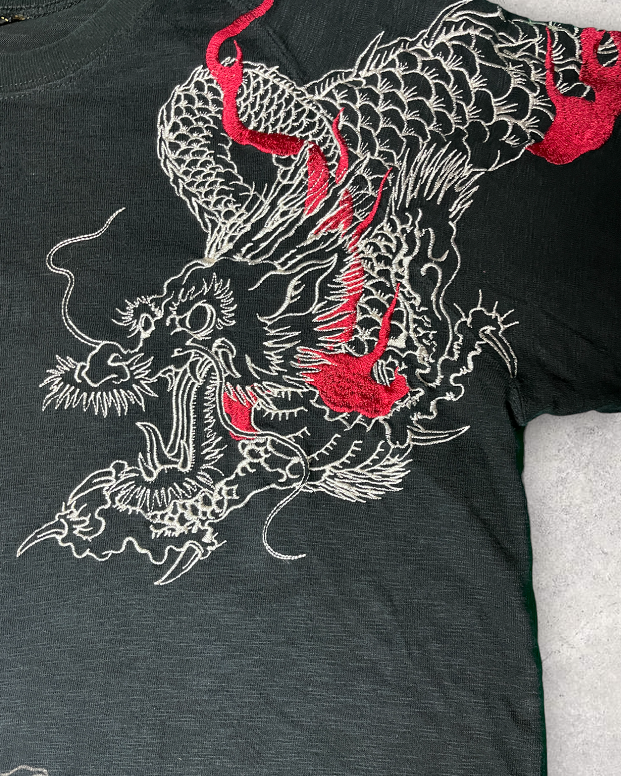 SATORI Japanese Pattern Ryu, Wave, Red Fuji, Crescent Moon Embroidery Short-sleeved | Vintage T-shirt