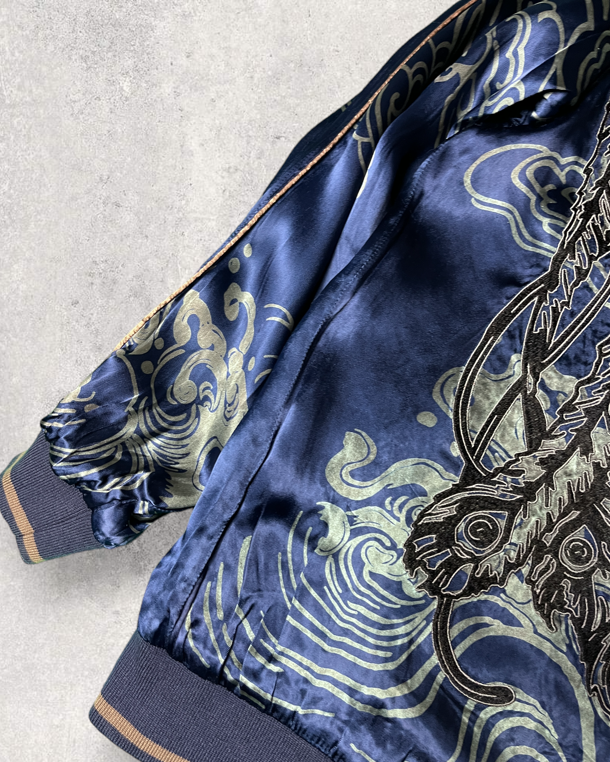 MIYABIMUSUBI Reversible Tiger and carp Sakura Bomber Jacket | Winter/Autumn | Vintage