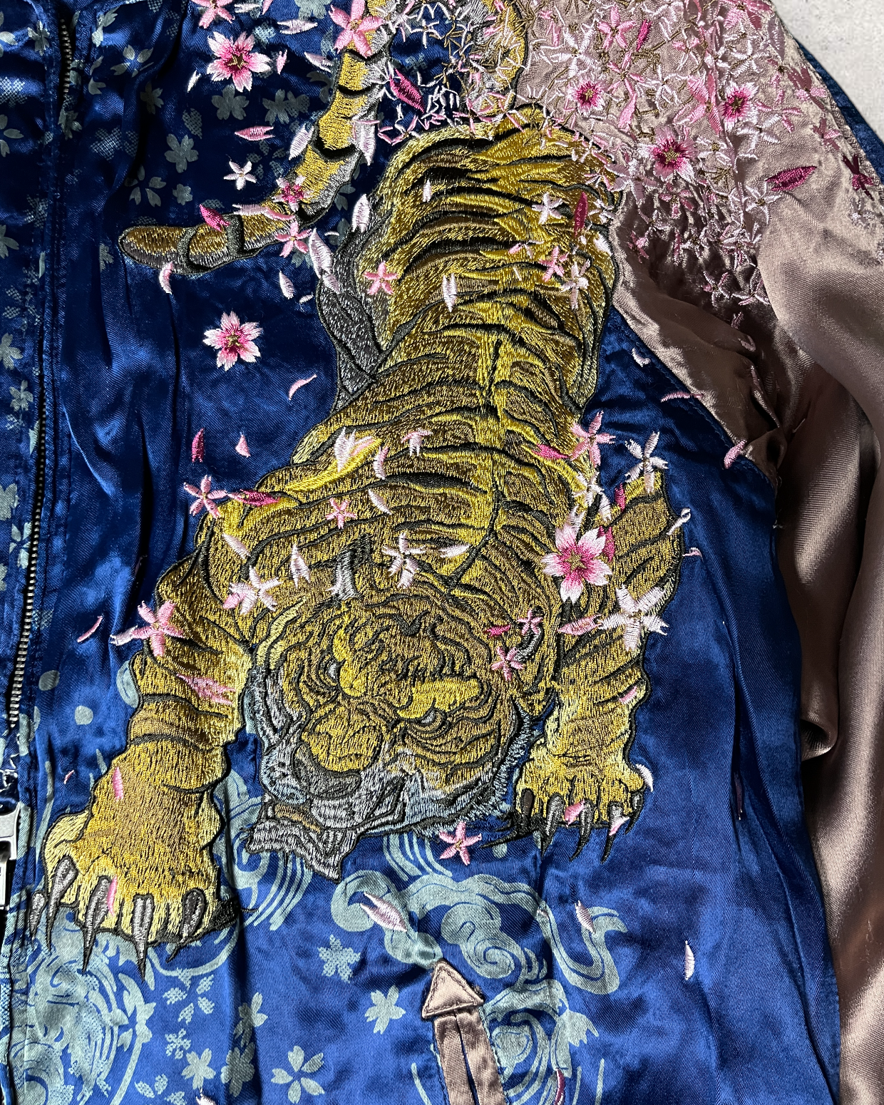 MIYABIMUSUBI Reversible Tiger and carp Sakura Bomber Jacket | Winter/Autumn | Vintage