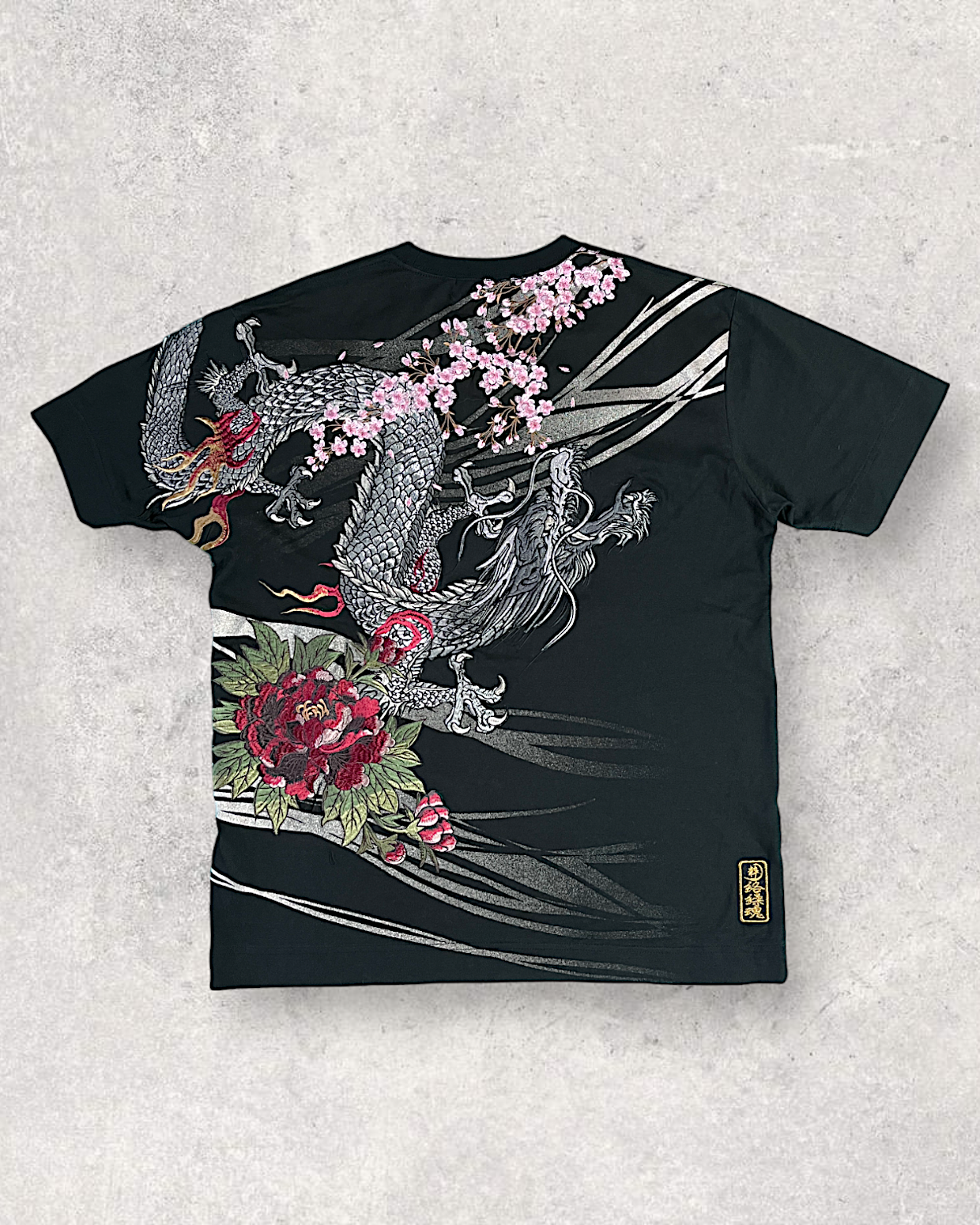 XL] Ultra rare dragon embroidery T-shirts | vintage – BIREI JAPAN