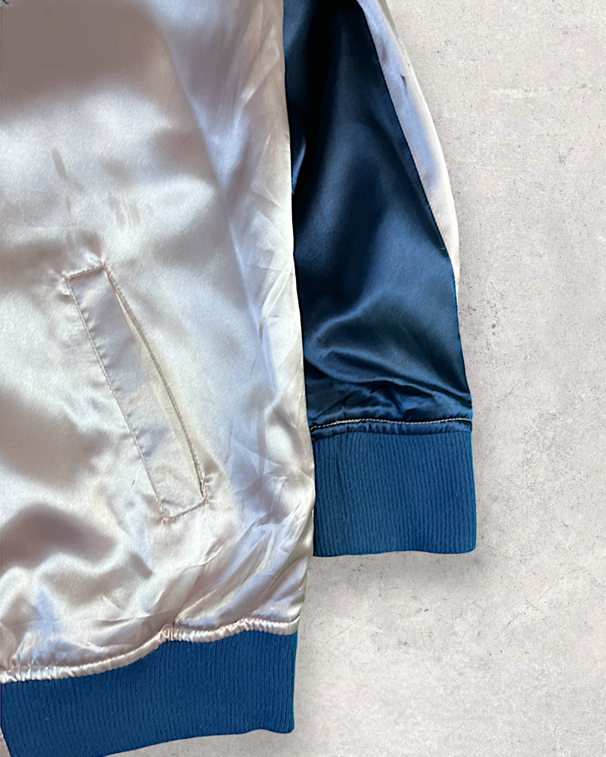 Thin jacket perfect for early spring and not to be worn by others | Vintage jacket