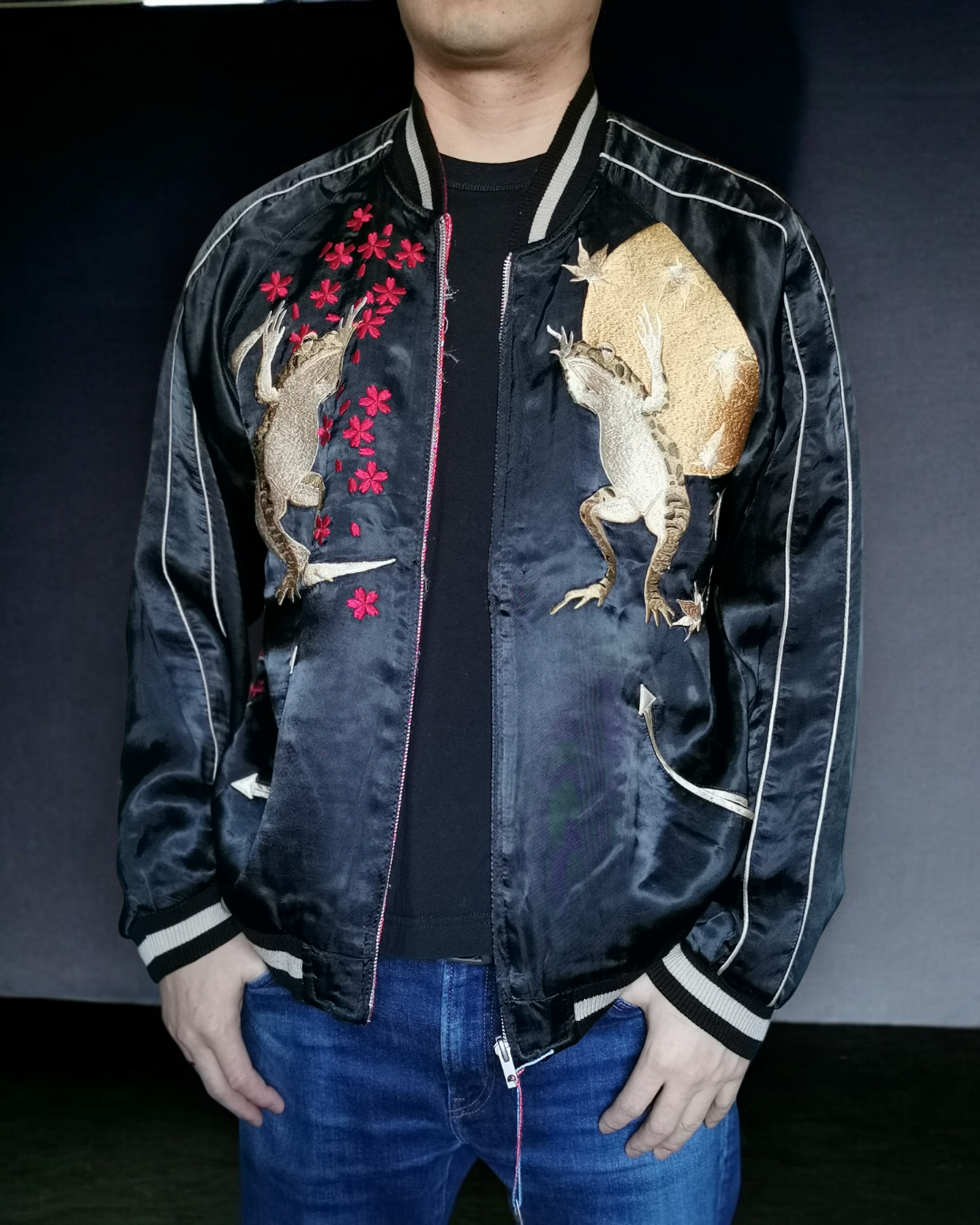 Ultra-Rare Reversible Sukajan: Popular Frog Design Jacket