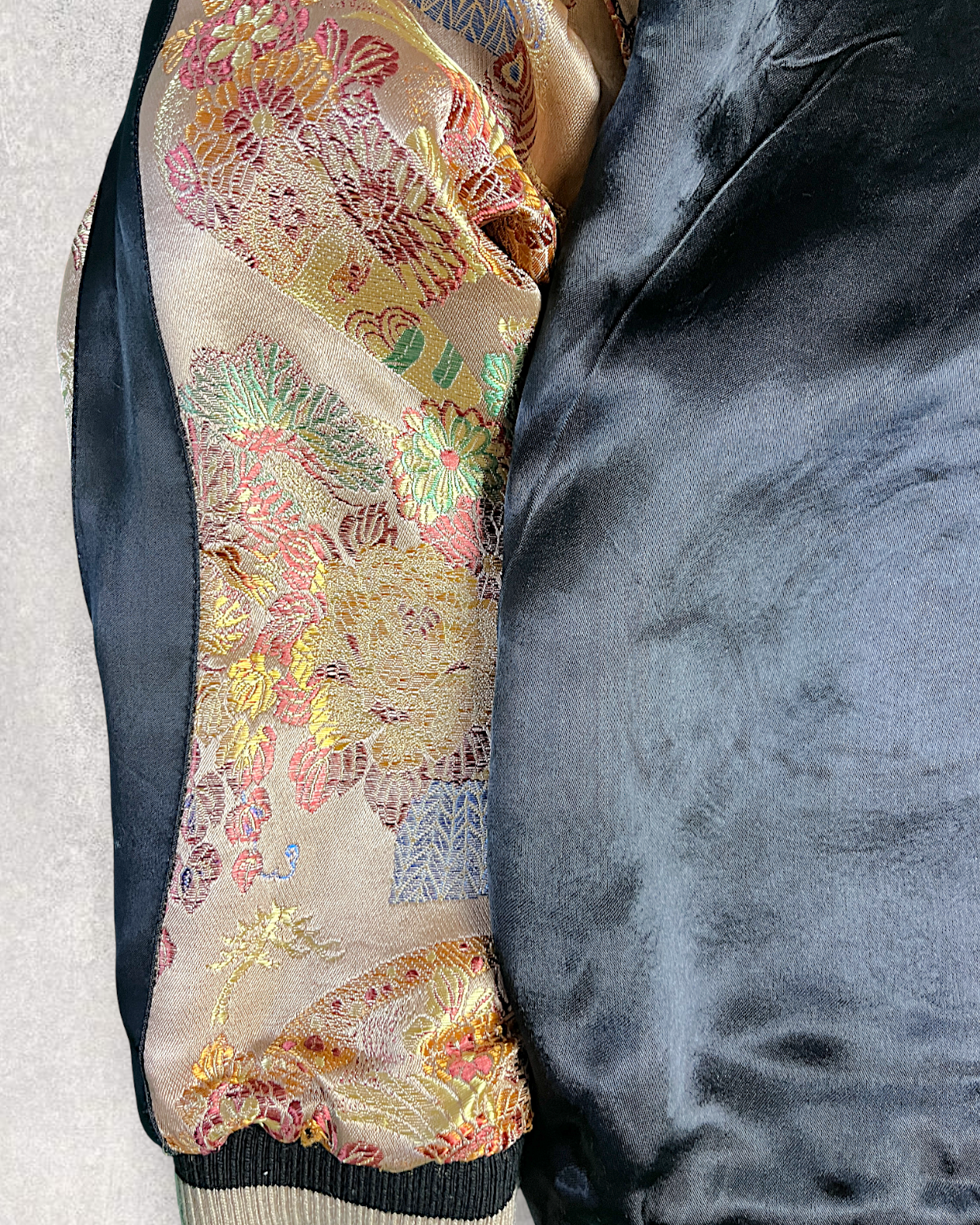 【M】Cloud-Embroidered Dragon × Brocade Pattern Sleeves | One-of-a-Kind Statement Jacket