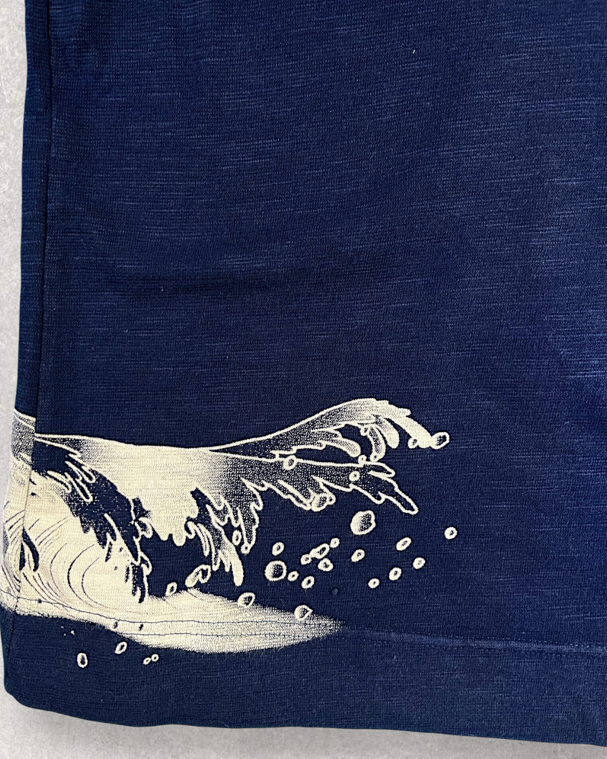 【XL】Japanese Koi & Sakura T-Shirt – Traditional Washi-Inspired Graphic Tee with Cherry Blossoms and Waves