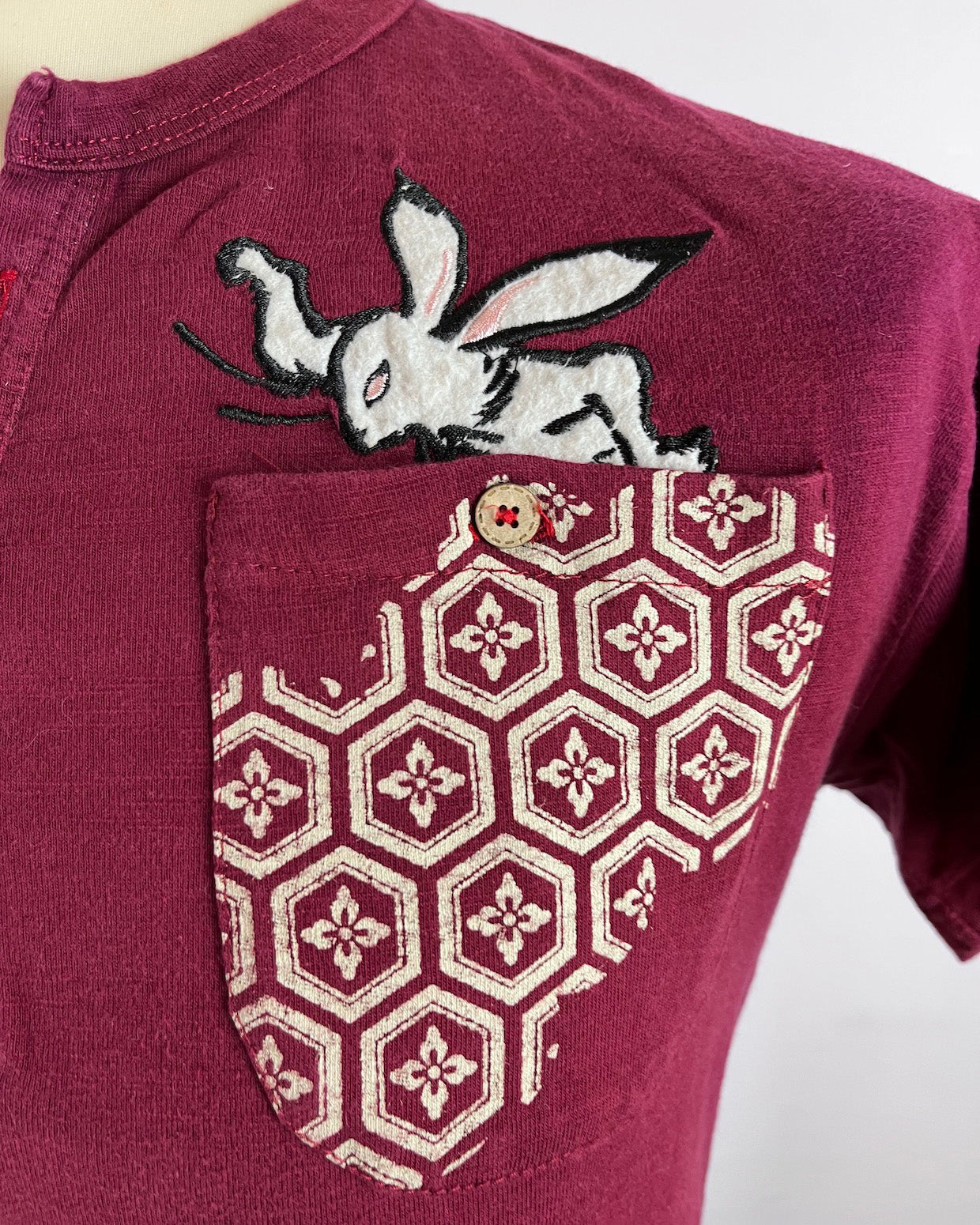 [PLAYING KOI IN THE POND] T-shirts