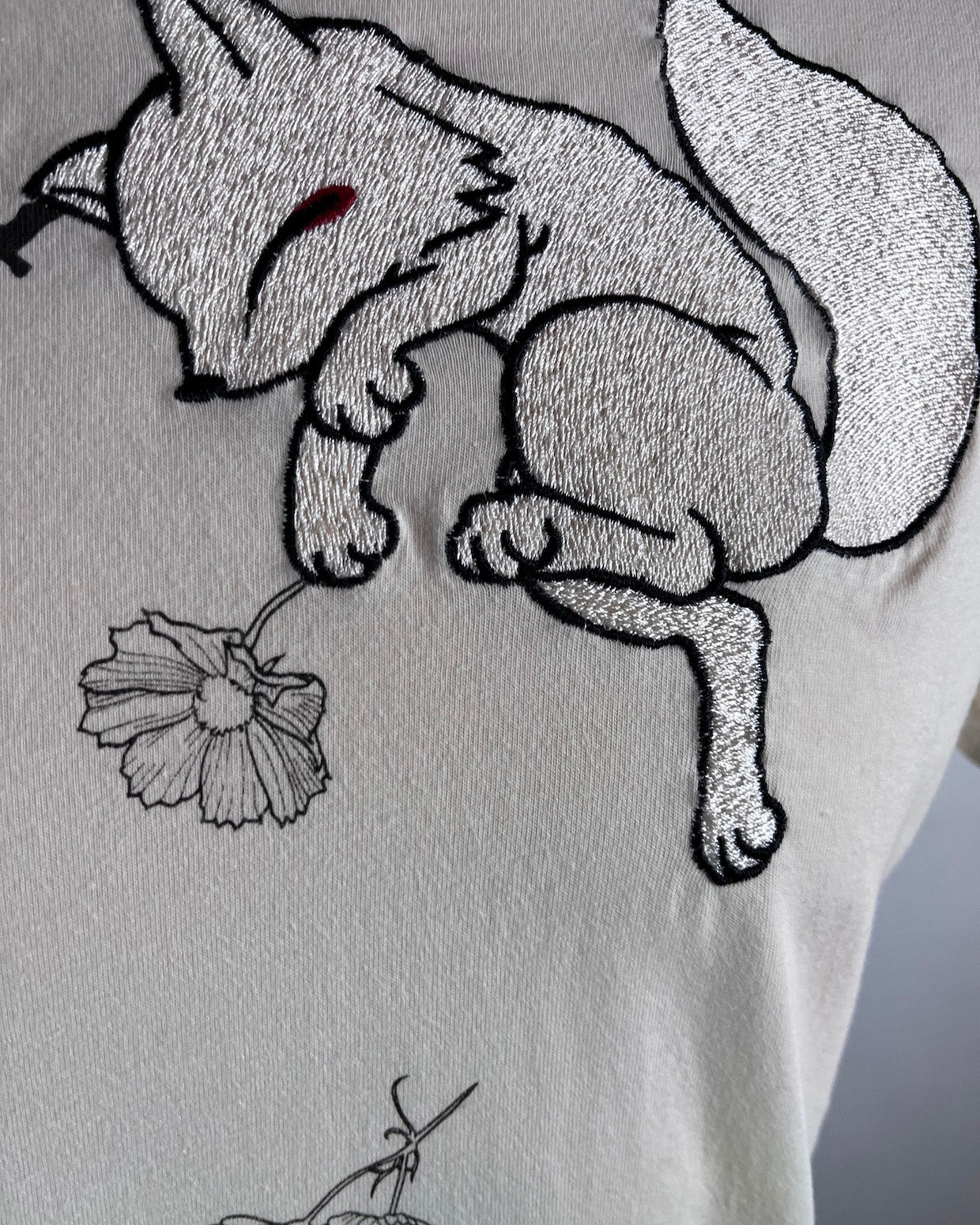 [JUMPING WHITE FOX] Vintage - Tshirt