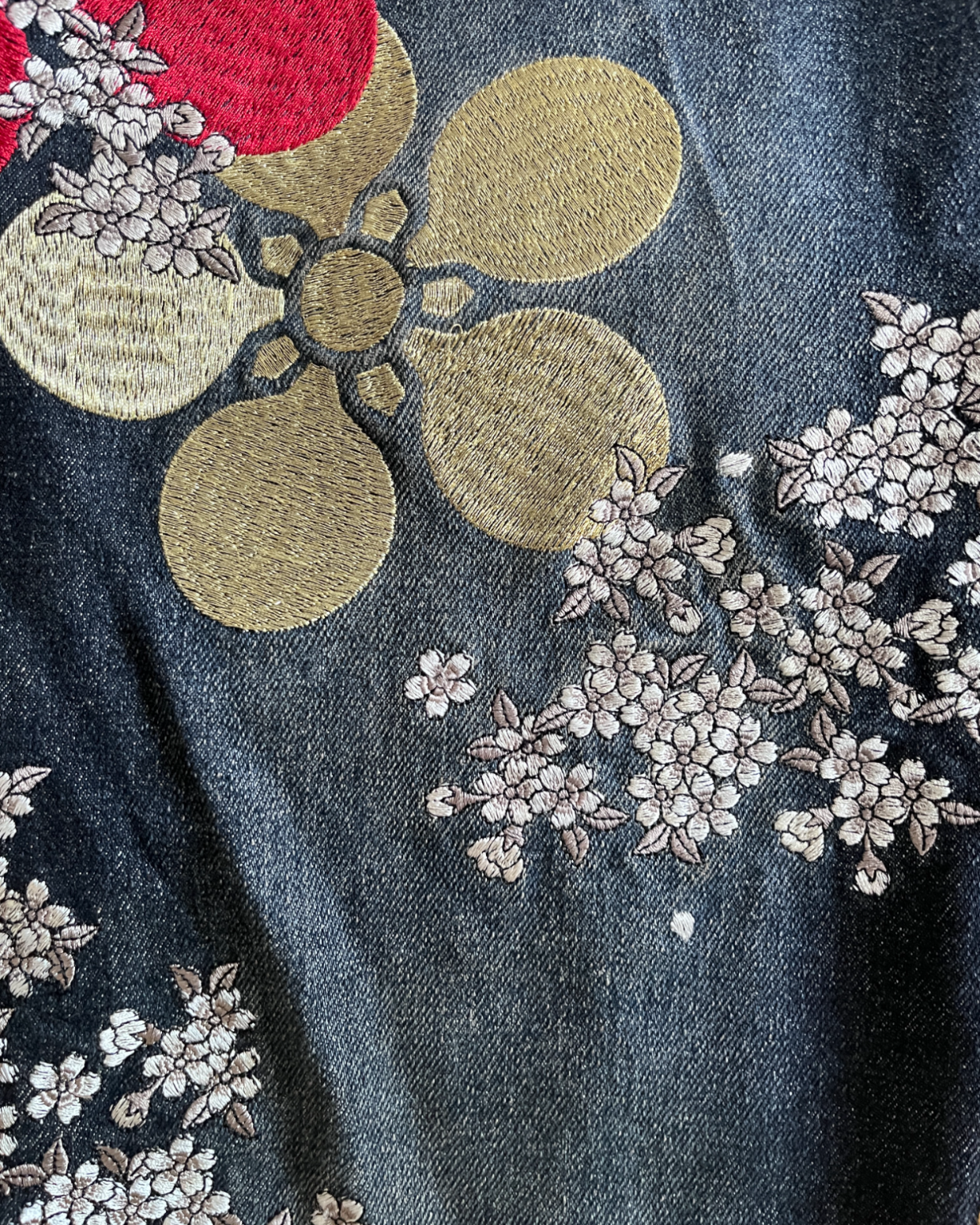 Japanese white tiger and pattern embroidery vintage jeans