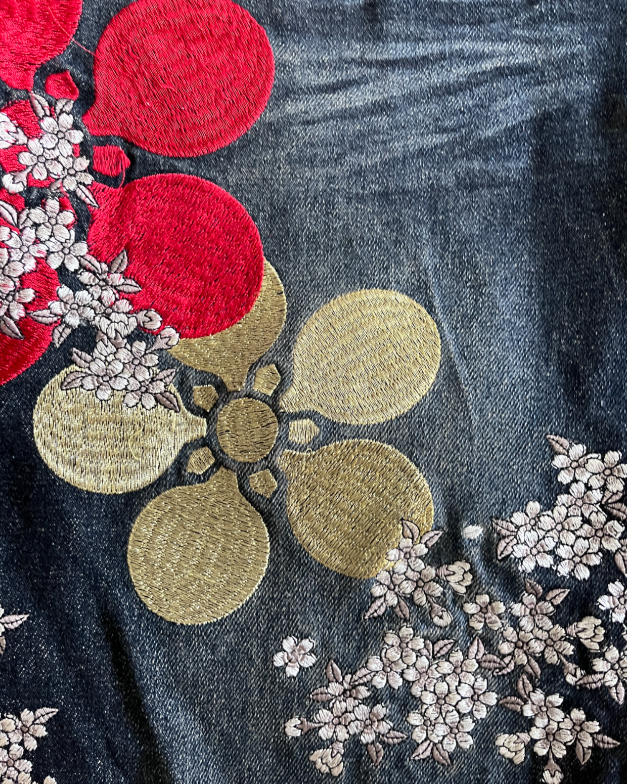 Japanese white tiger and pattern embroidery vintage jeans