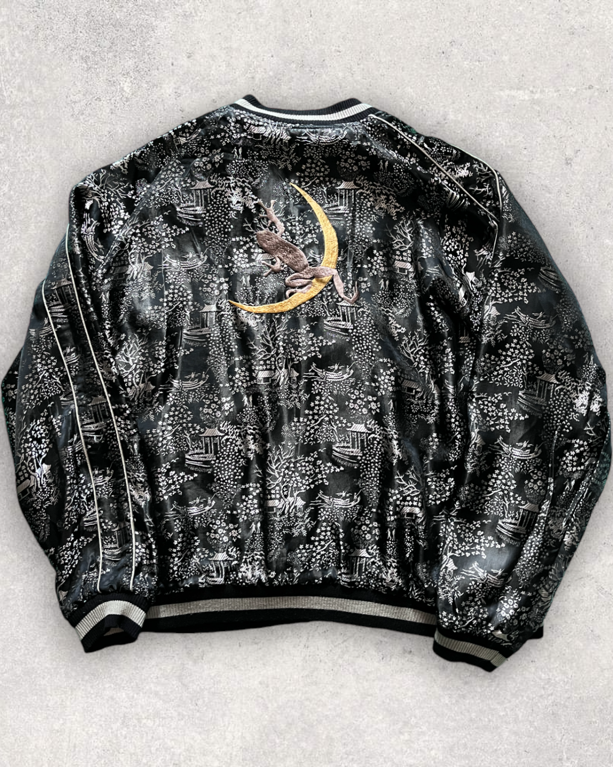 Ultra-Rare Reversible Sukajan: Popular Frog Black Jacket