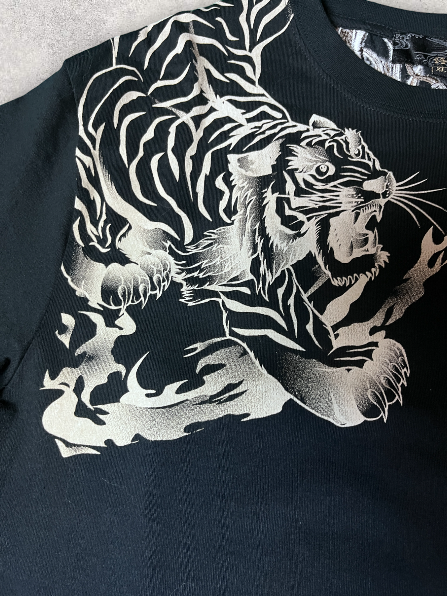 [Rare] KARAKURI-TAMASHII IKI Dragon and Tiger Embroidery Vintage T-shirt XL Large size