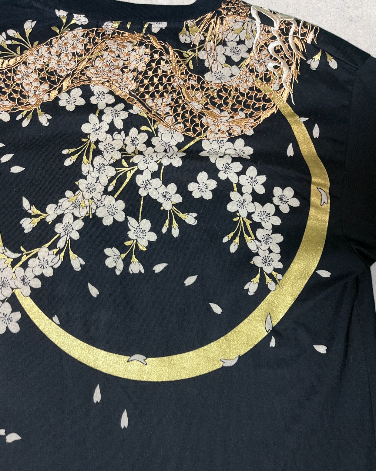 Karakuri-tamashii Rare Gold dragon t-shirts | Vintage