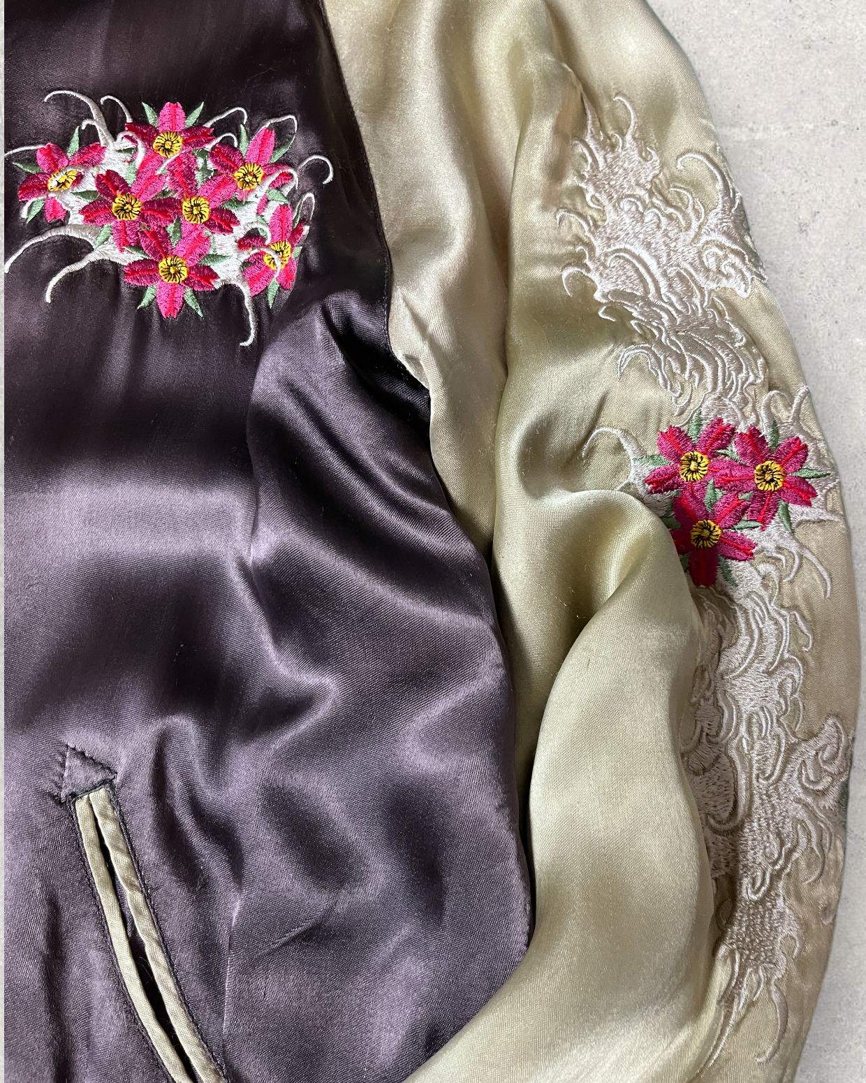 Super Rare One-of-a-Kind Sakura Skajan with Japanese Pattern Embroidery | Autumn/winter | Vintage