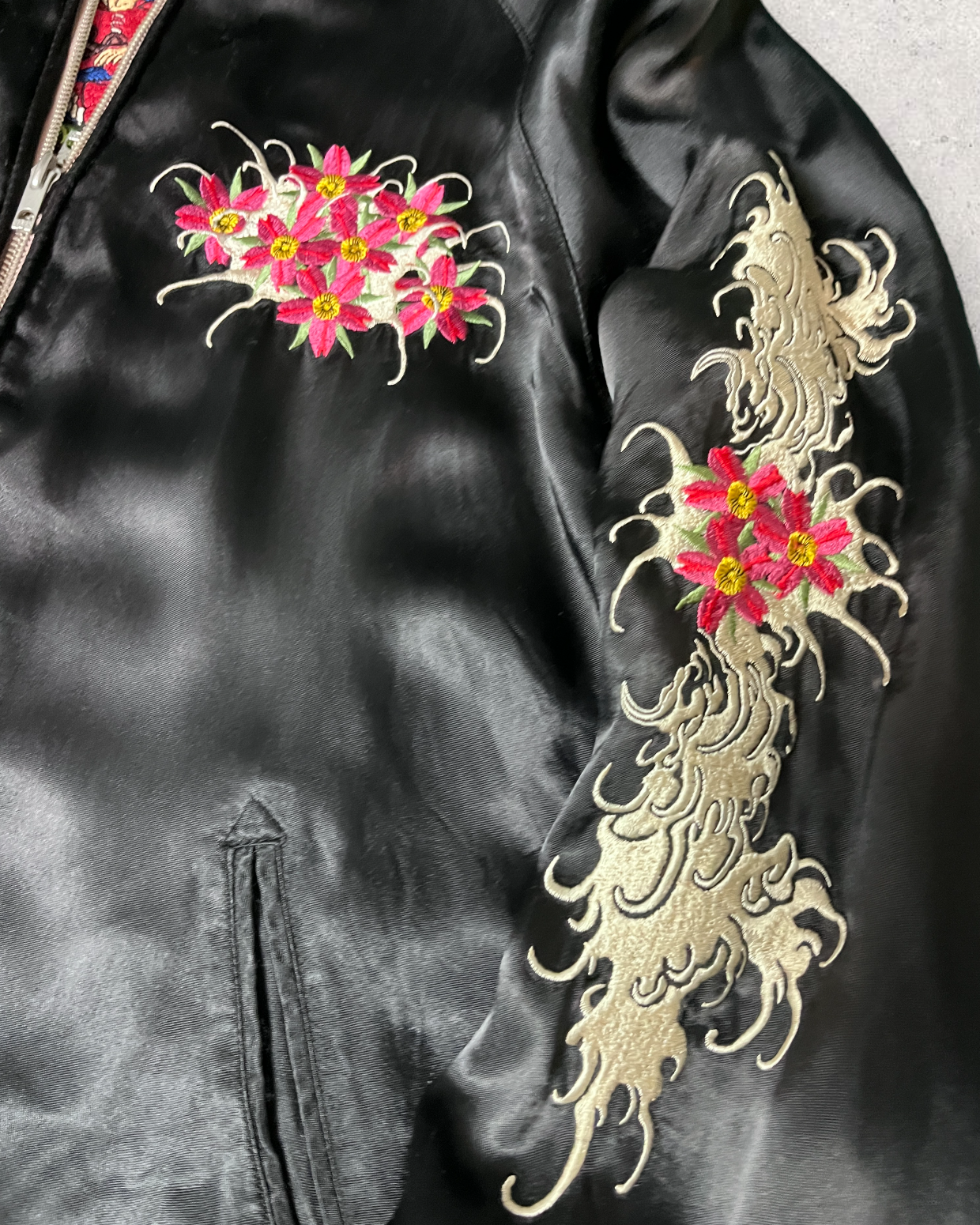 Super Rare One-of-a-Kind Sakura Skajan with Japanese Pattern Embroidery | Autumn/winter | Vintage