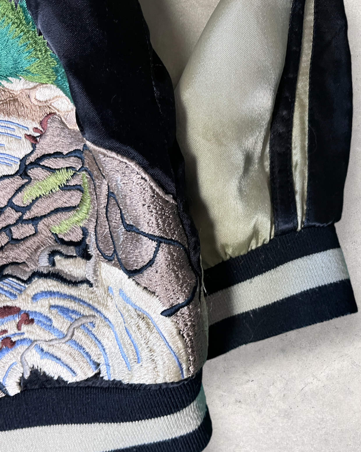 【L】Reversible Sukajan – Embroidered Koi Waterfall Japanese Satin Jacket