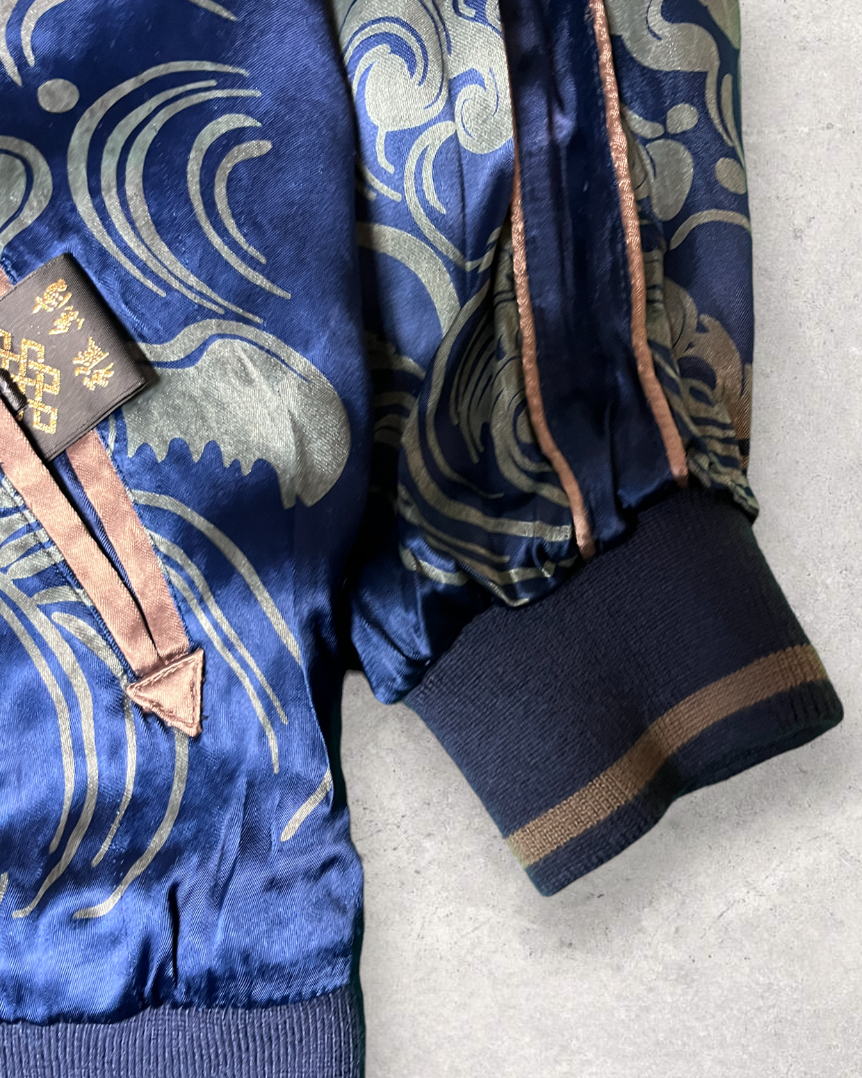 MIYABIMUSUBI Reversible Tiger and carp Sakura Bomber Jacket | Winter/Autumn | Vintage