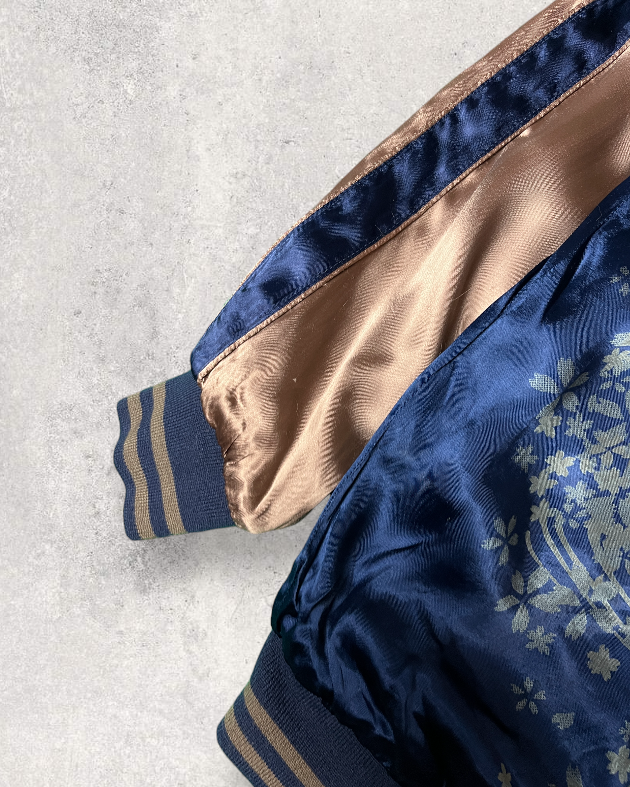 MIYABIMUSUBI Reversible Tiger and carp Sakura Bomber Jacket | Winter/Autumn | Vintage
