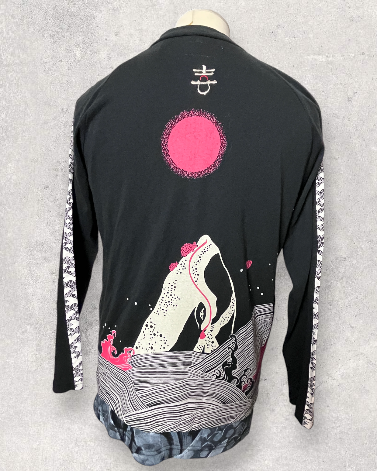 Kijin Japanese pattern whale cardigan | Vintage cardigan