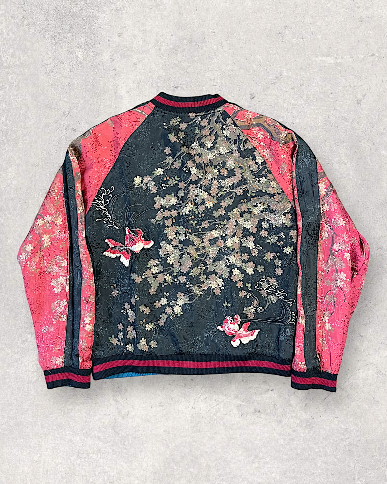 [M] [Blue] Reversible sukajan with austere cherry blossoms and goldfish