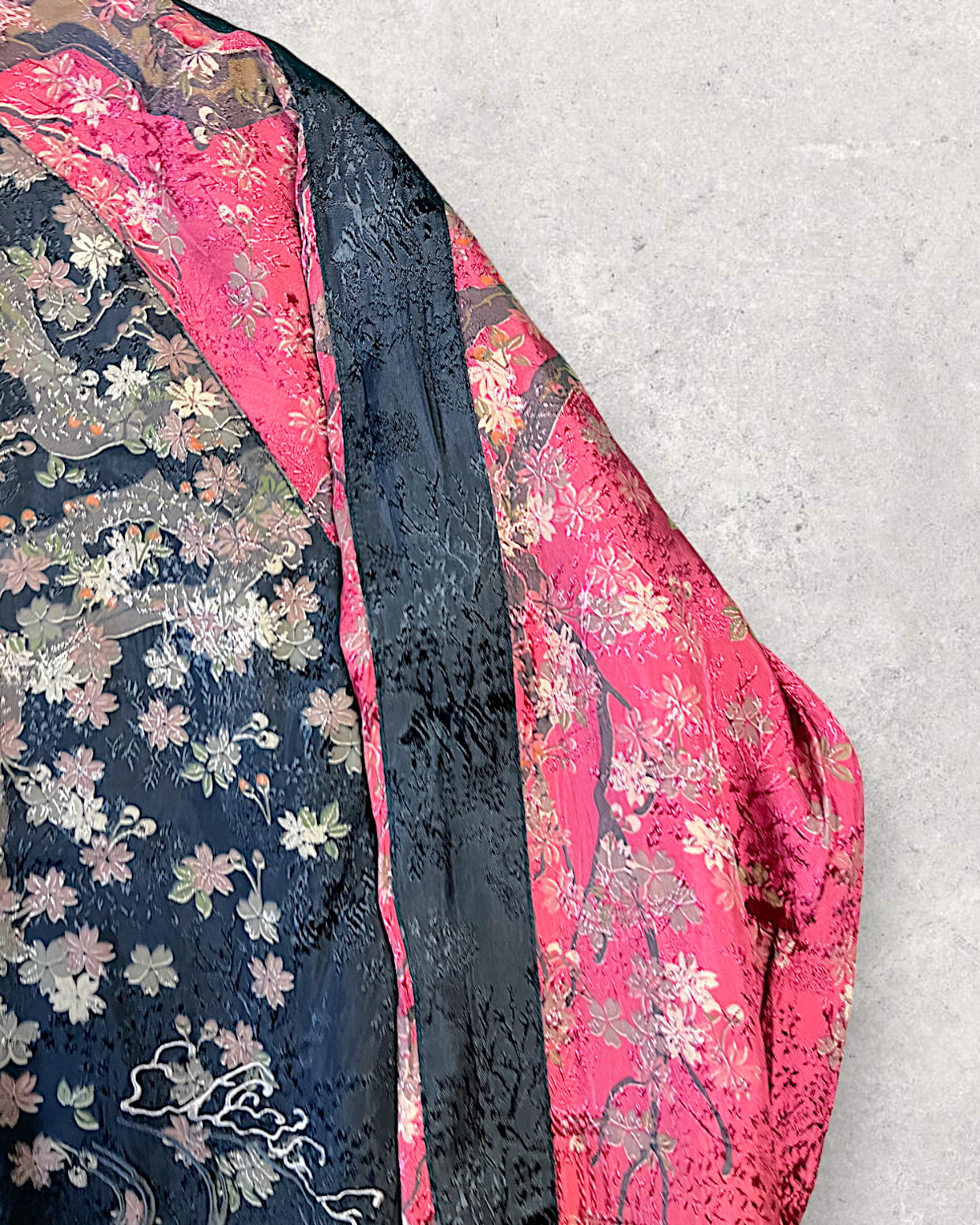 [M] [Blue] Reversible sukajan with austere cherry blossoms and goldfish