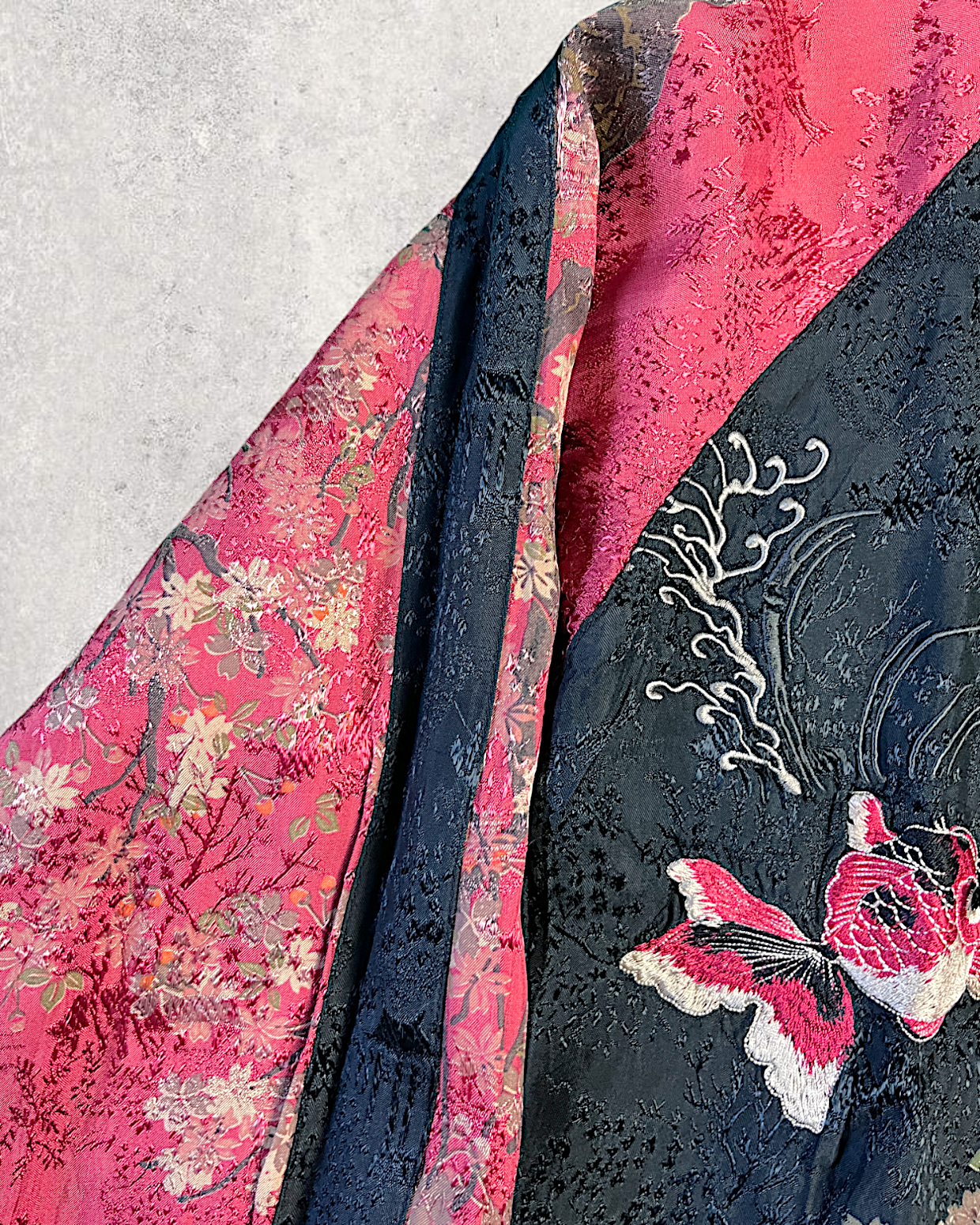 [M] [Blue] Reversible sukajan with austere cherry blossoms and goldfish