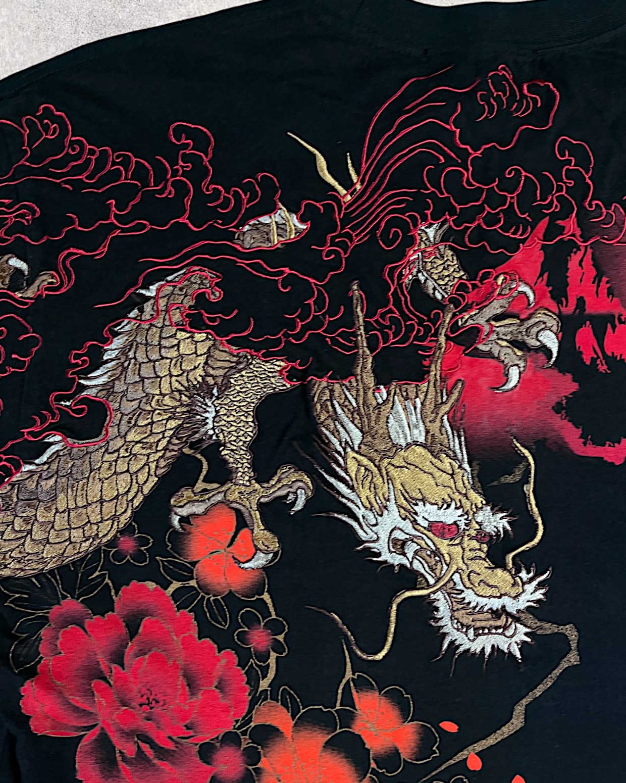 [XL] Rare embroidery double dragon t-shirts