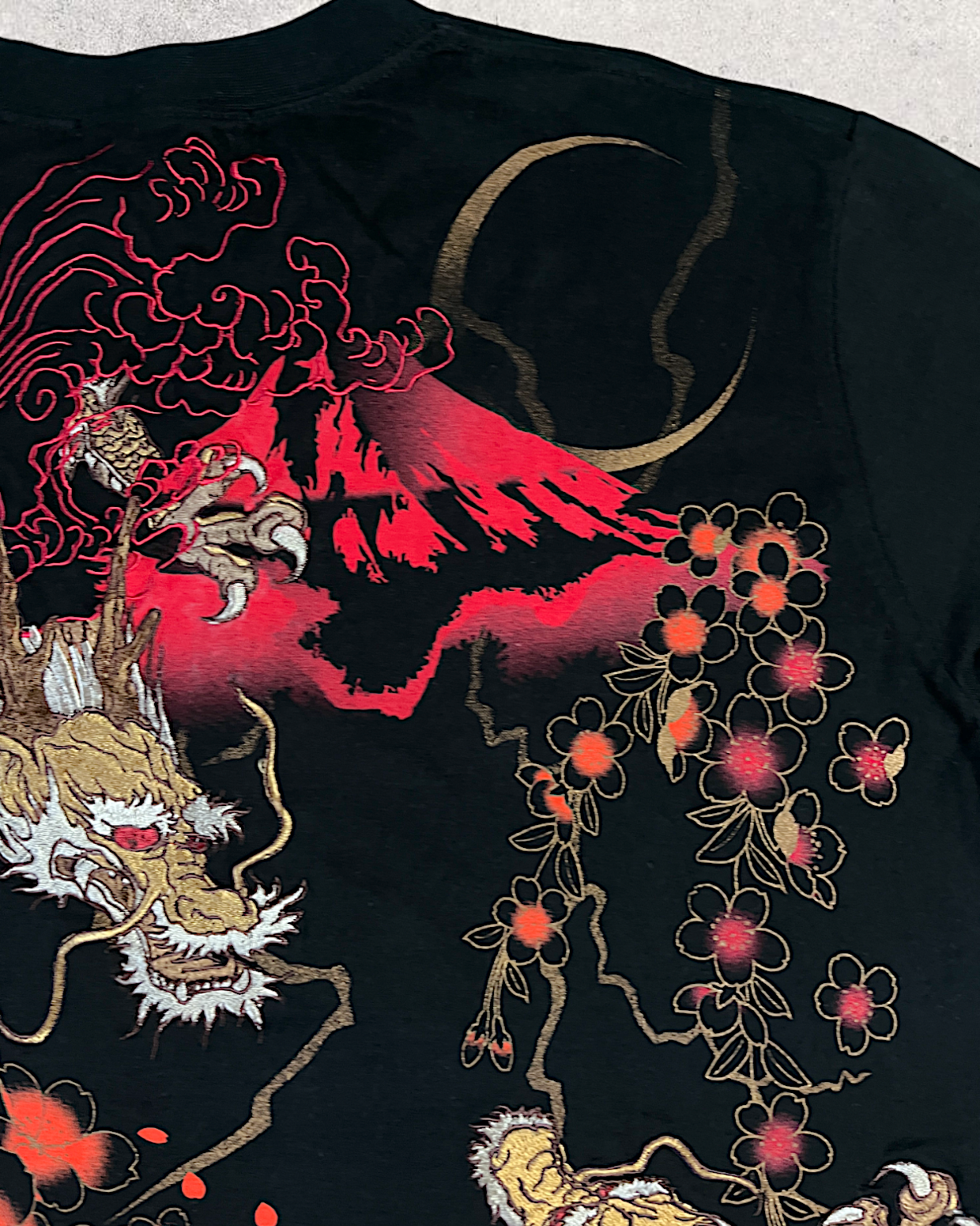 [XL] Rare embroidery double dragon t-shirts
