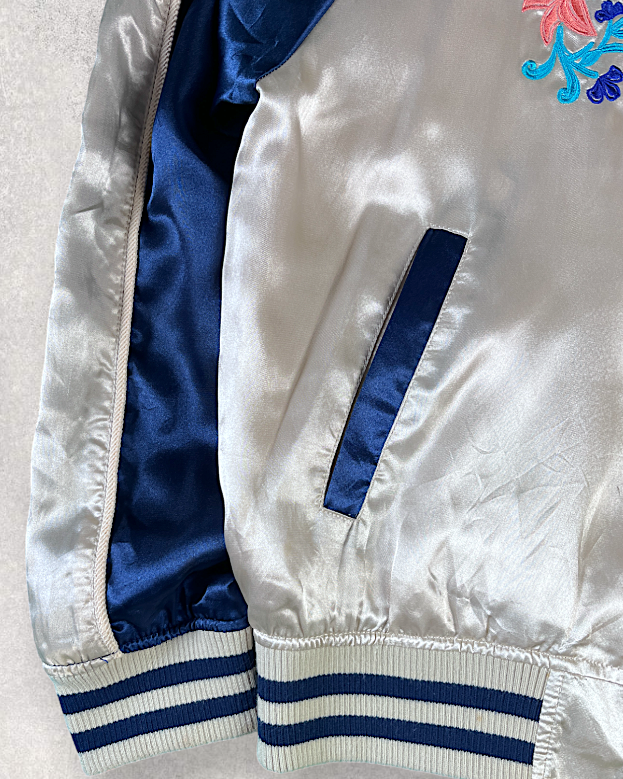 [S or M] Very pretty design with lovely coloring sukajan | Vintage jacket