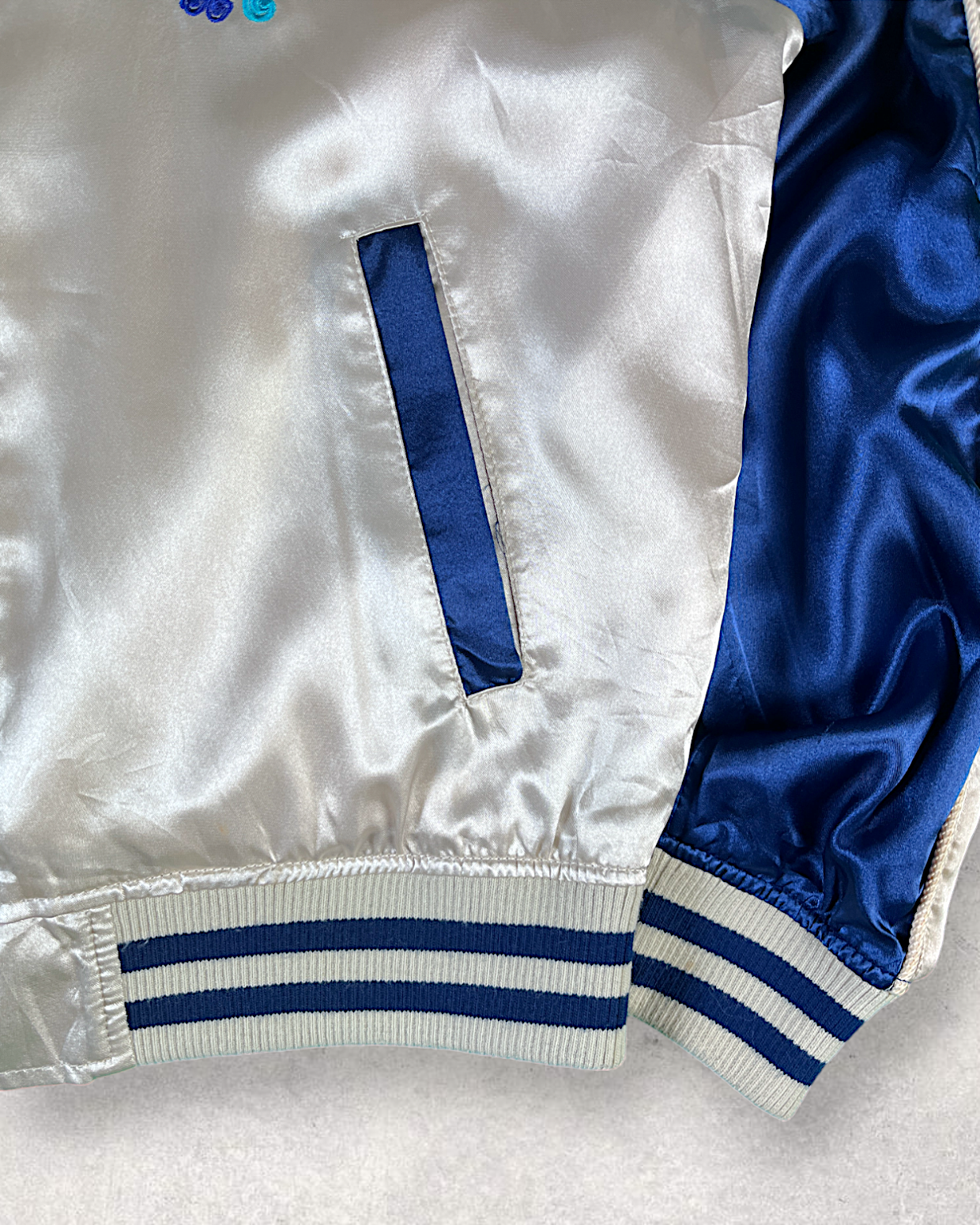 [S or M] Very pretty design with lovely coloring sukajan | Vintage jacket