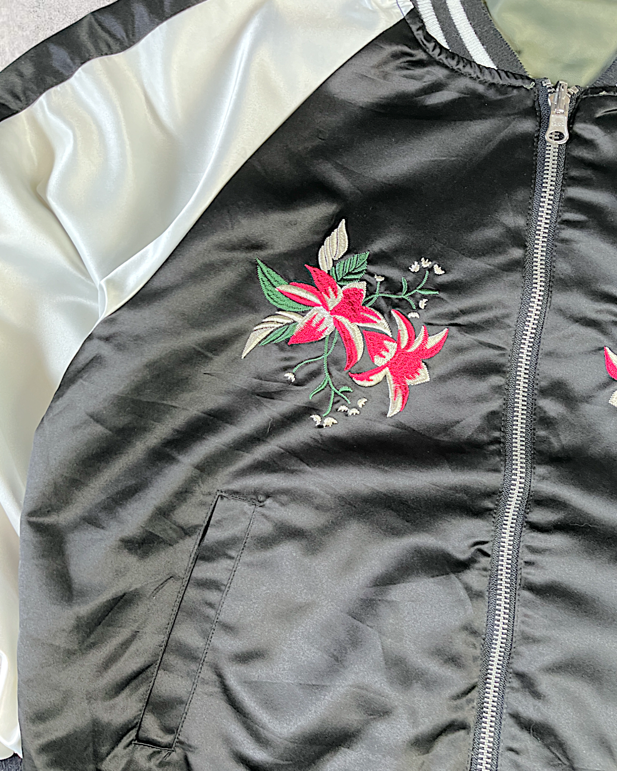 [S] Flight jacket with pretty flowers and any coordinates | Vintage jacket