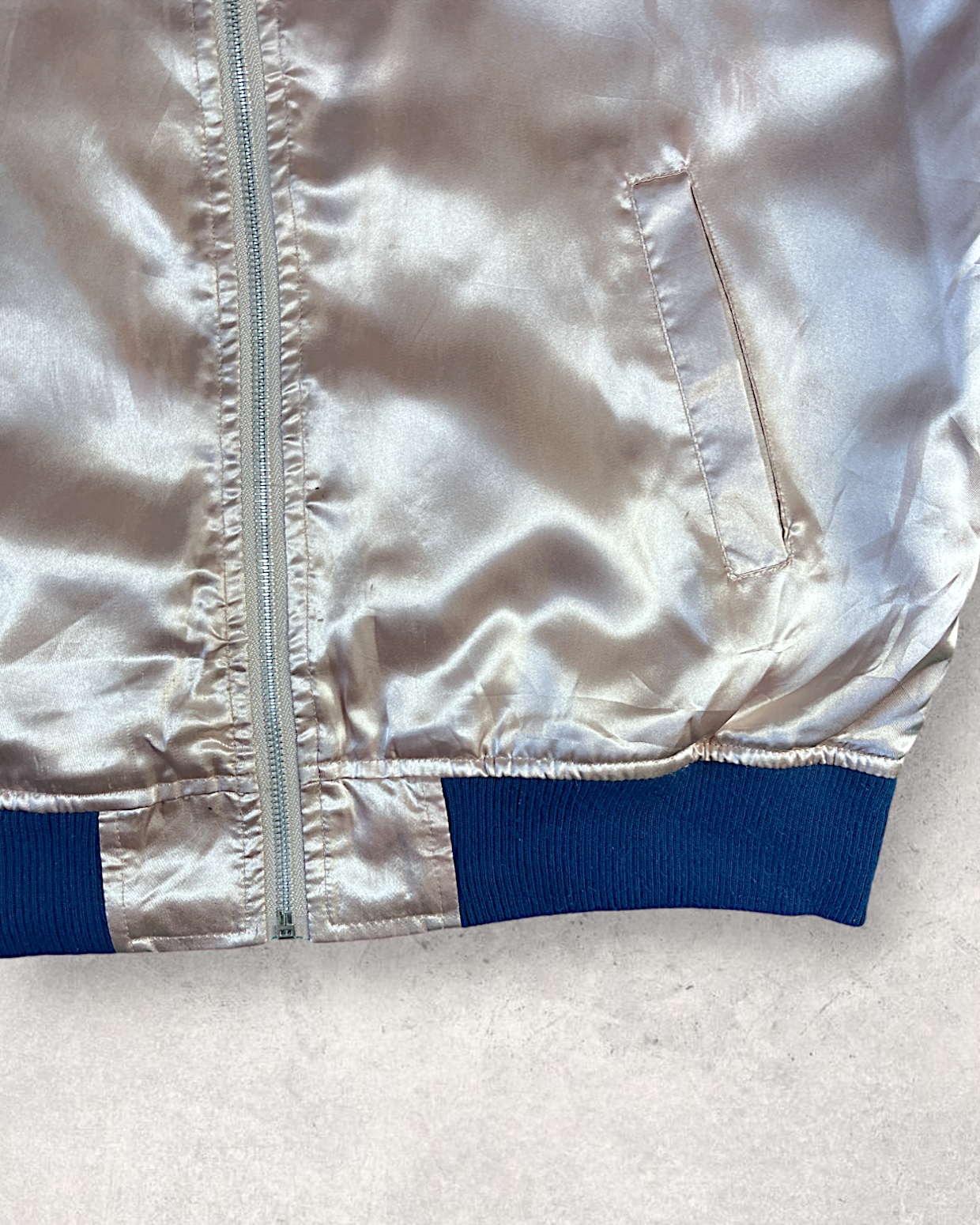 Thin jacket perfect for early spring and not to be worn by others | Vintage jacket