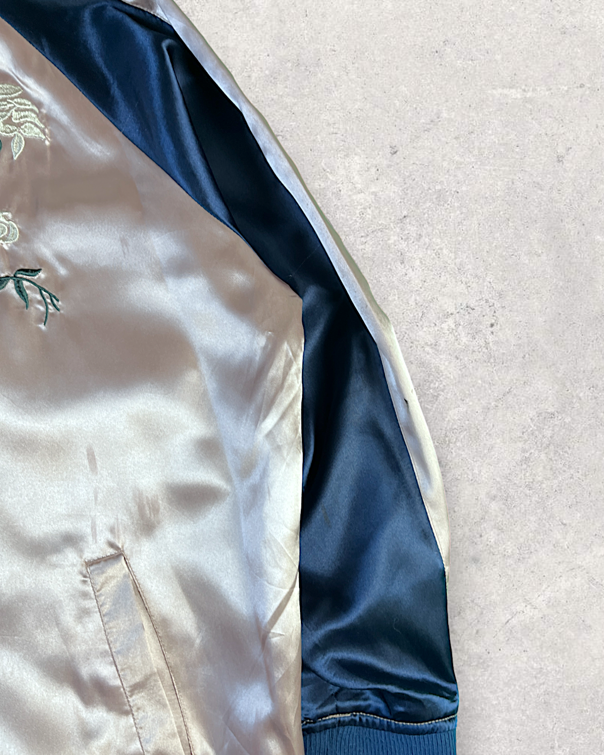 Thin jacket perfect for early spring and not to be worn by others | Vintage jacket