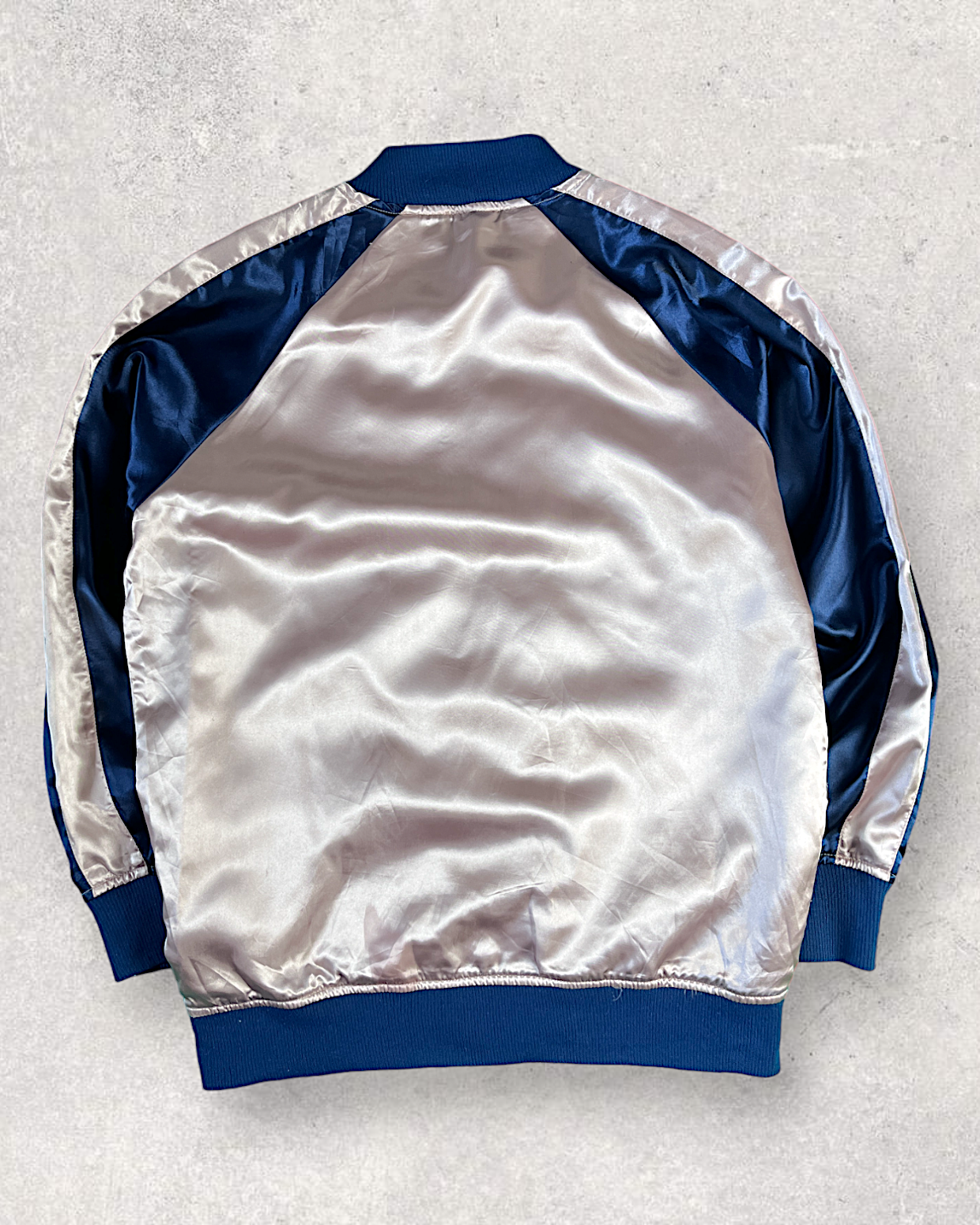 Thin jacket perfect for early spring and not to be worn by others | Vintage jacket