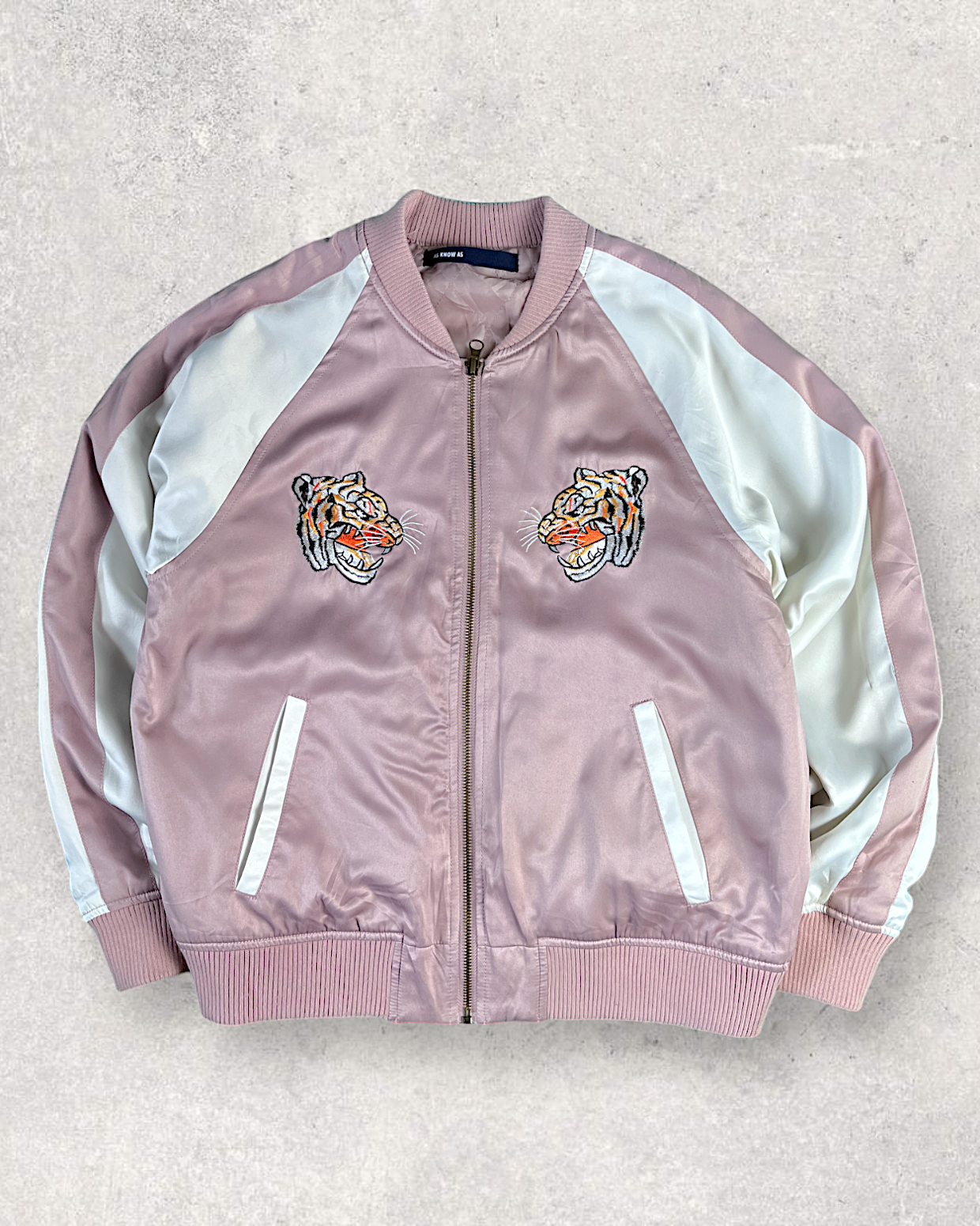 [S] Cute coloring and tigers go with all kinds of coordinates | Vintage jacket