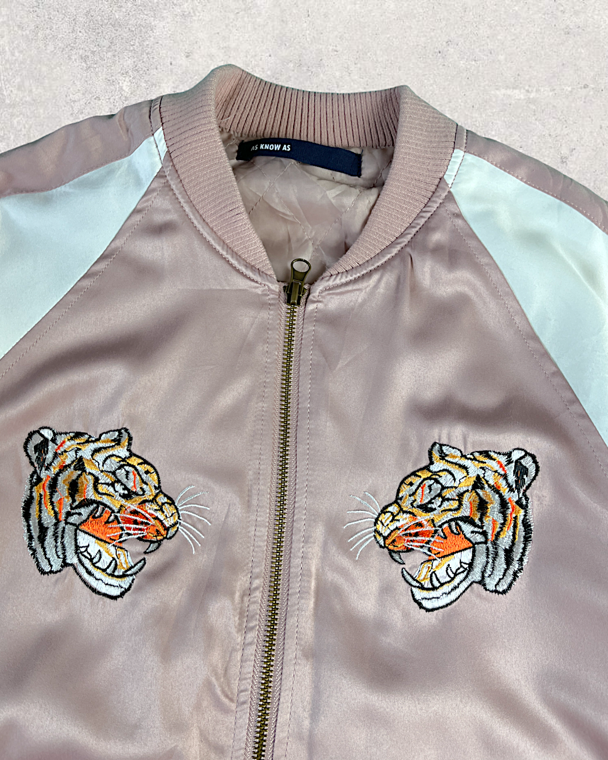 [S] Cute coloring and tigers go with all kinds of coordinates | Vintage jacket