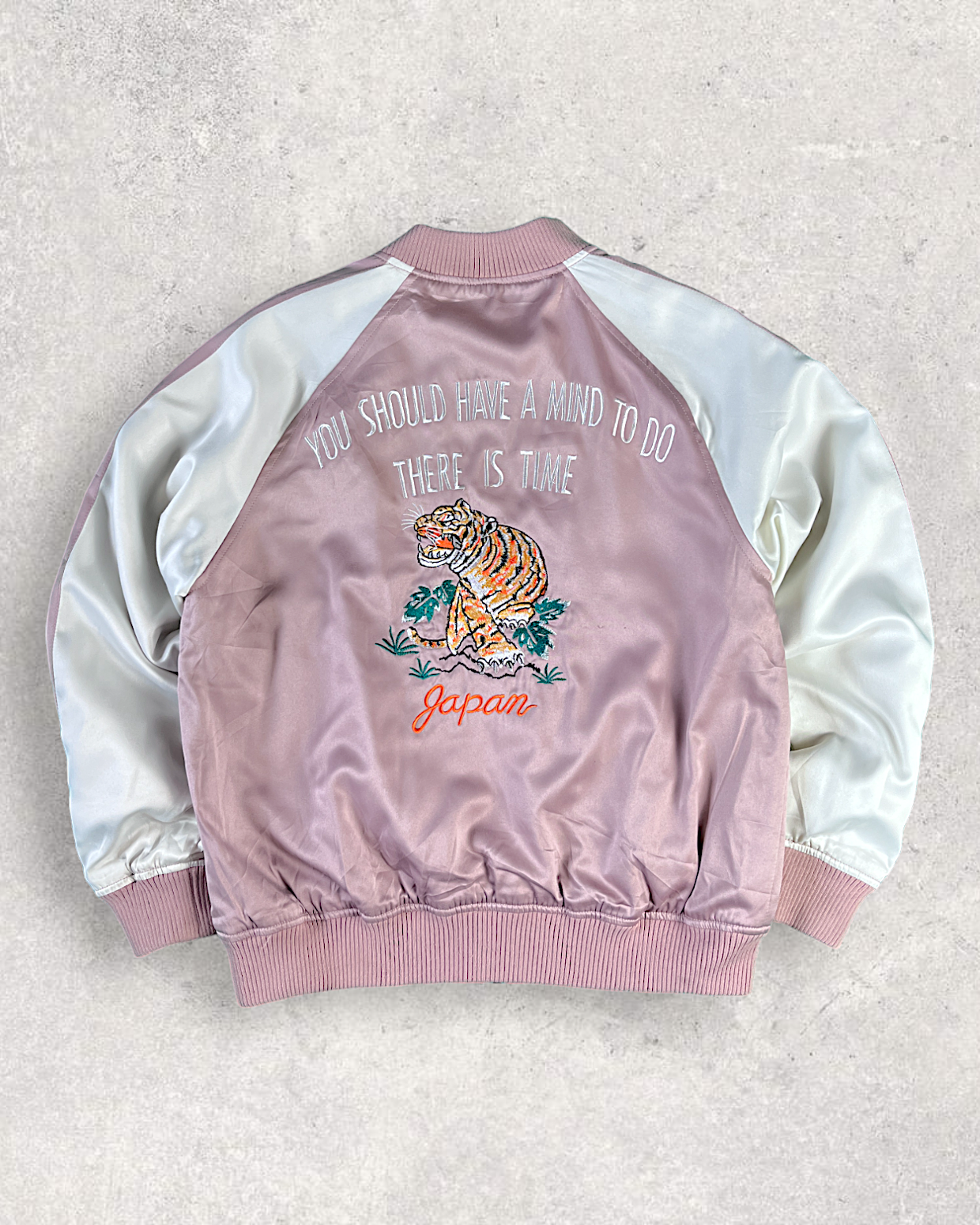 [S] Cute coloring and tigers go with all kinds of coordinates | Vintage jacket