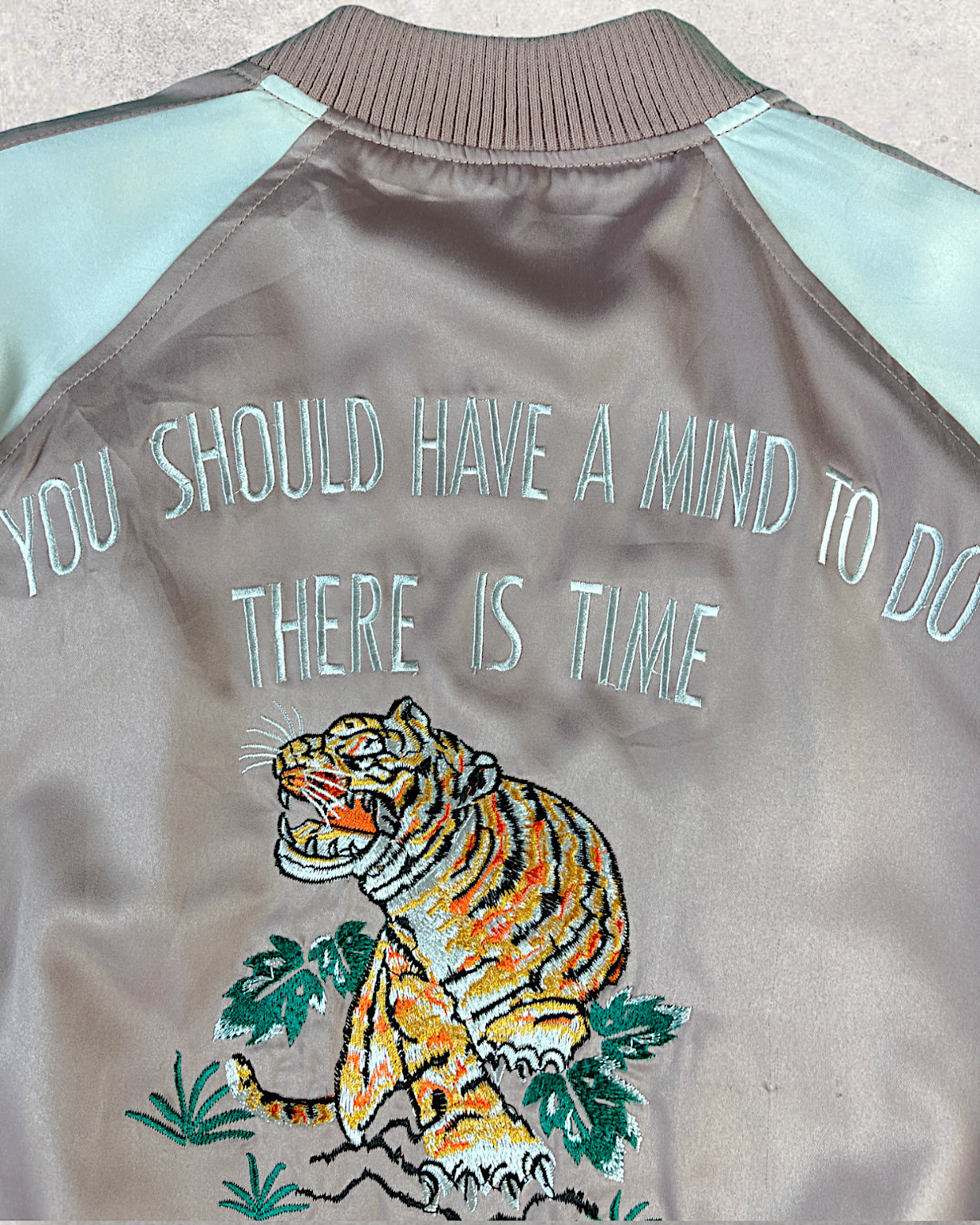 [S] Cute coloring and tigers go with all kinds of coordinates | Vintage jacket