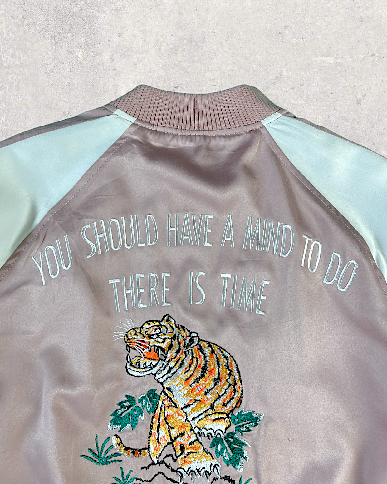 [S] Cute coloring and tigers go with all kinds of coordinates | Vintage jacket
