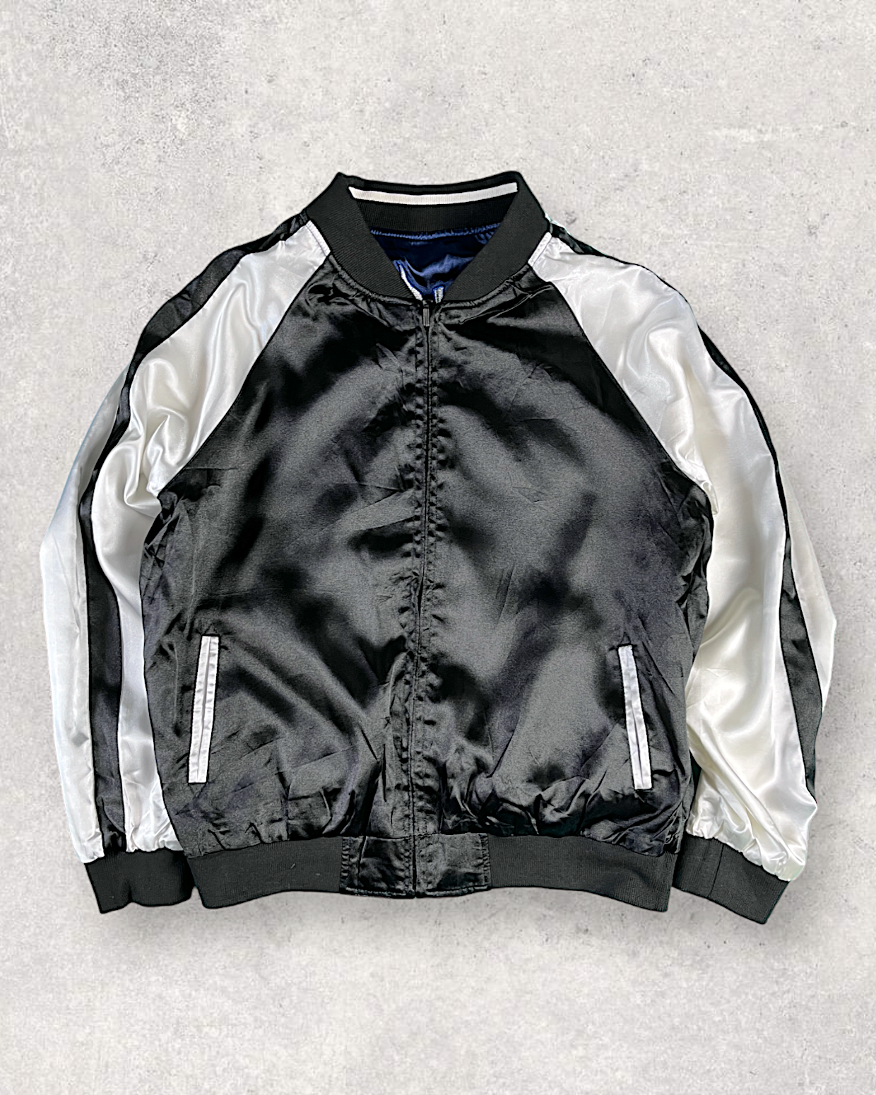[M] Nice navy blue feature bird and distinctive design on the back | Vintage jacket