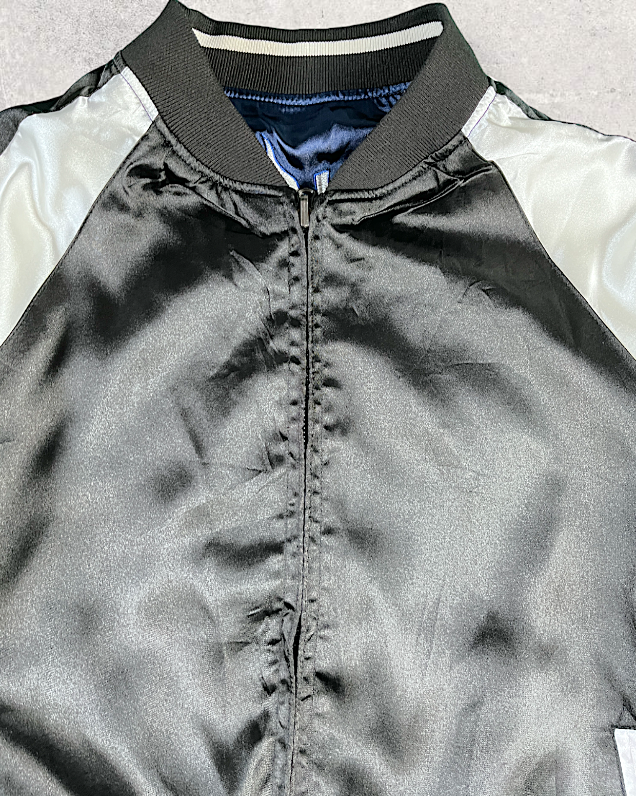 [M] Nice navy blue feature bird and distinctive design on the back | Vintage jacket