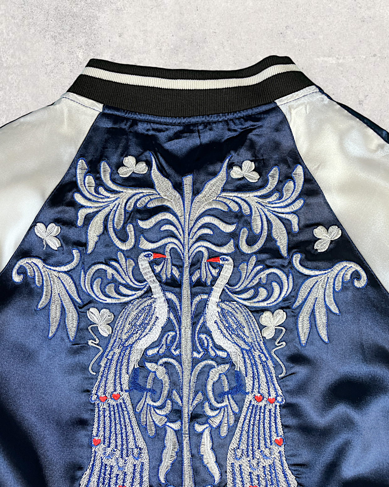[M] Nice navy blue feature bird and distinctive design on the back | Vintage jacket