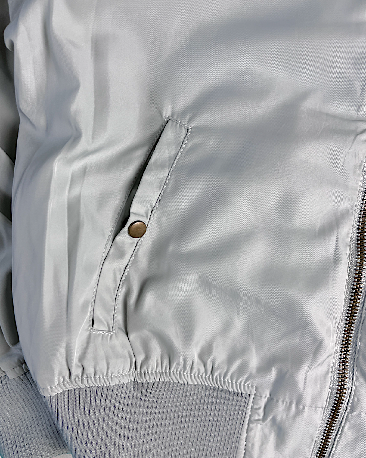 [S] Flight jackets with colors perfect for spring and suitable for any kind of coordination. | Vintage sukajan