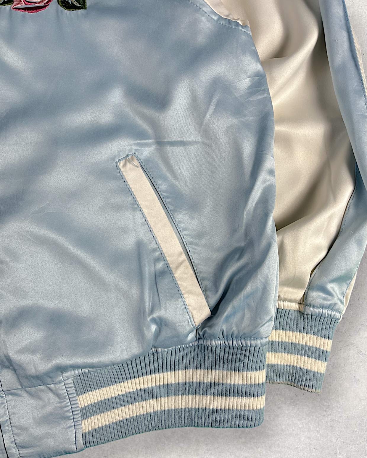 [S] Flight jackets with colors perfect for spring and suitable for any kind of coordination. | Vintage sukajan
