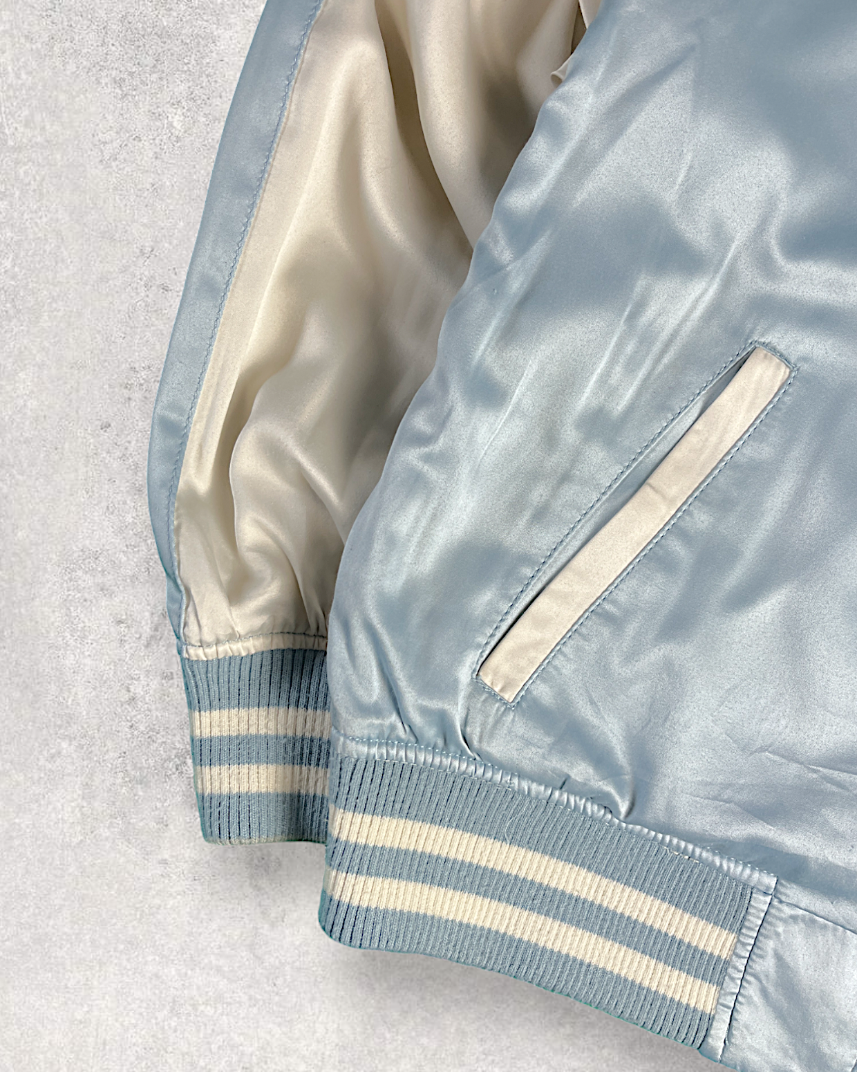 [S] Flight jackets with colors perfect for spring and suitable for any kind of coordination. | Vintage sukajan