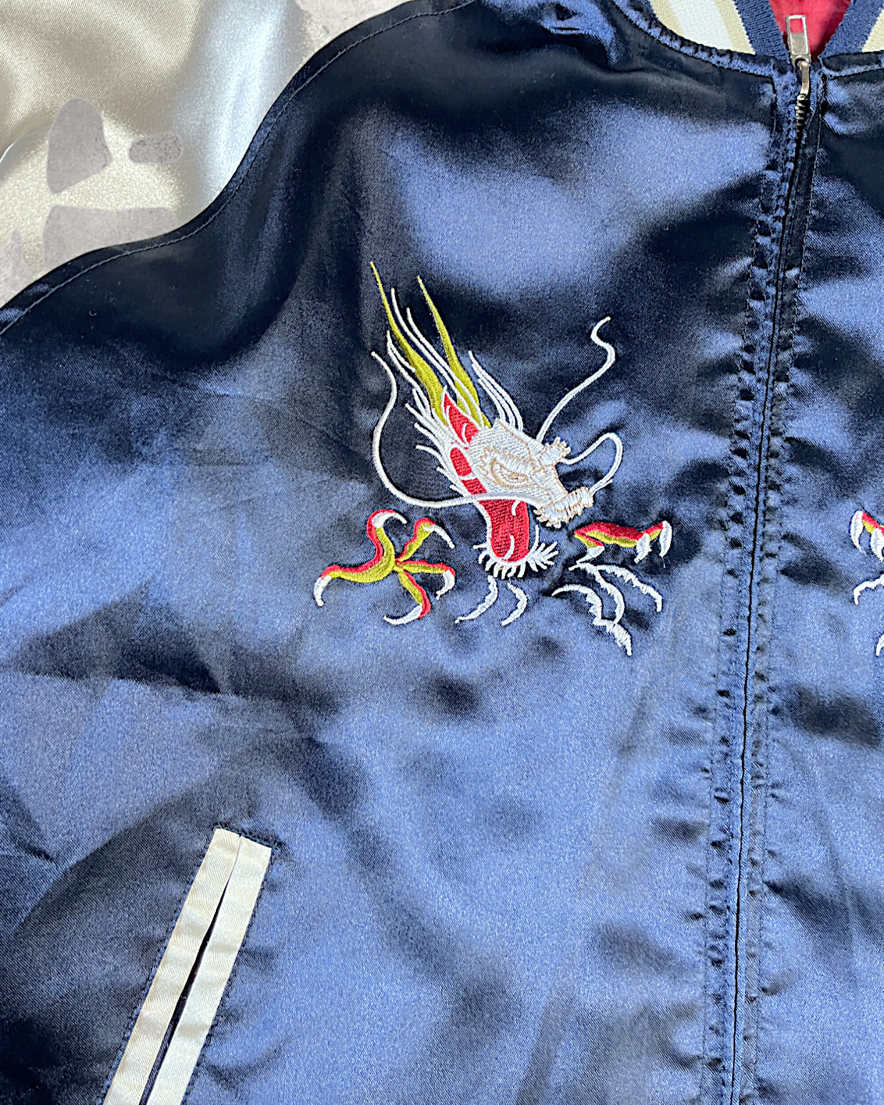 [LL] Thin design of eagle and dragon representing Skajan | Vintage jacket