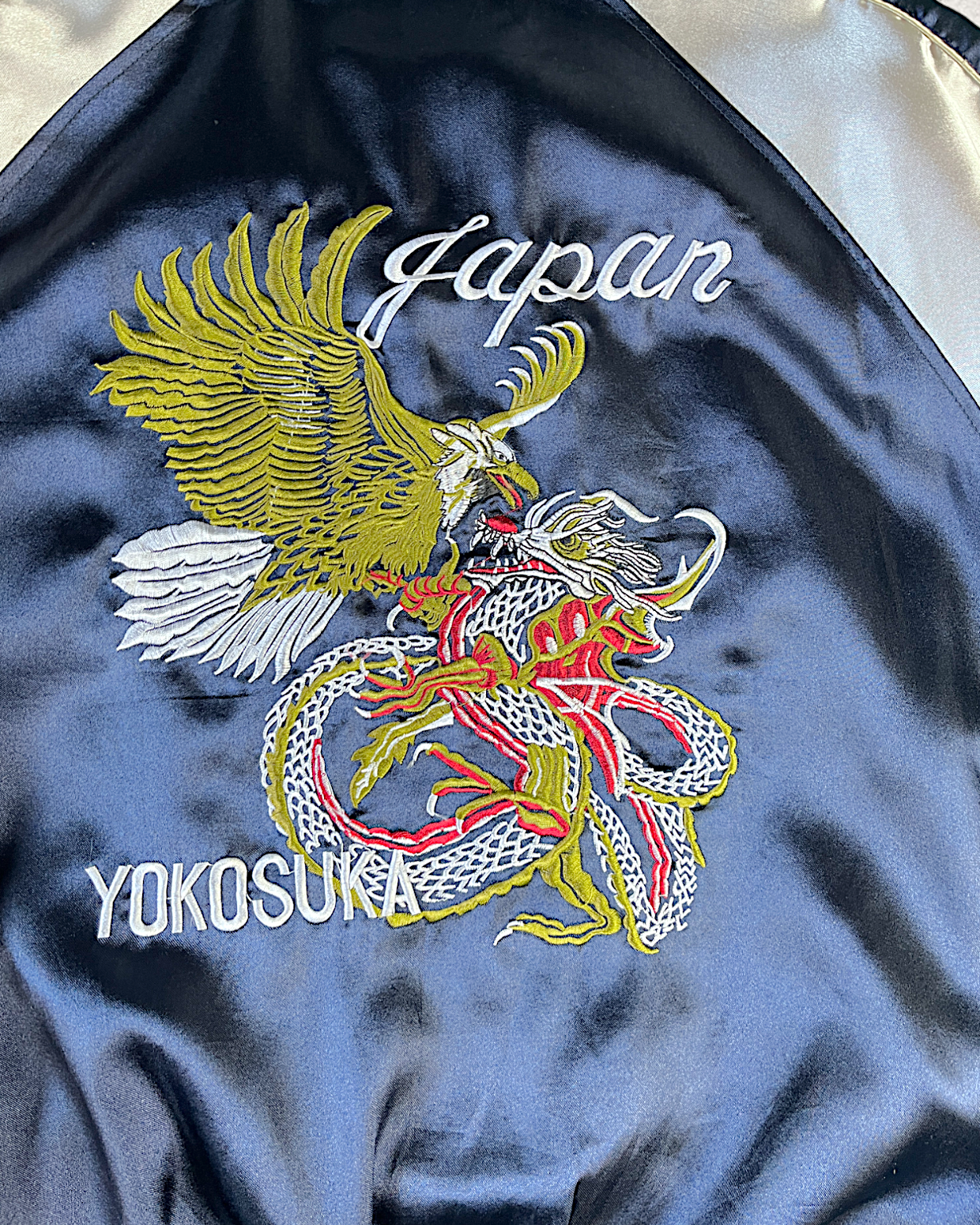 [LL] Thin design of eagle and dragon representing Skajan | Vintage jacket