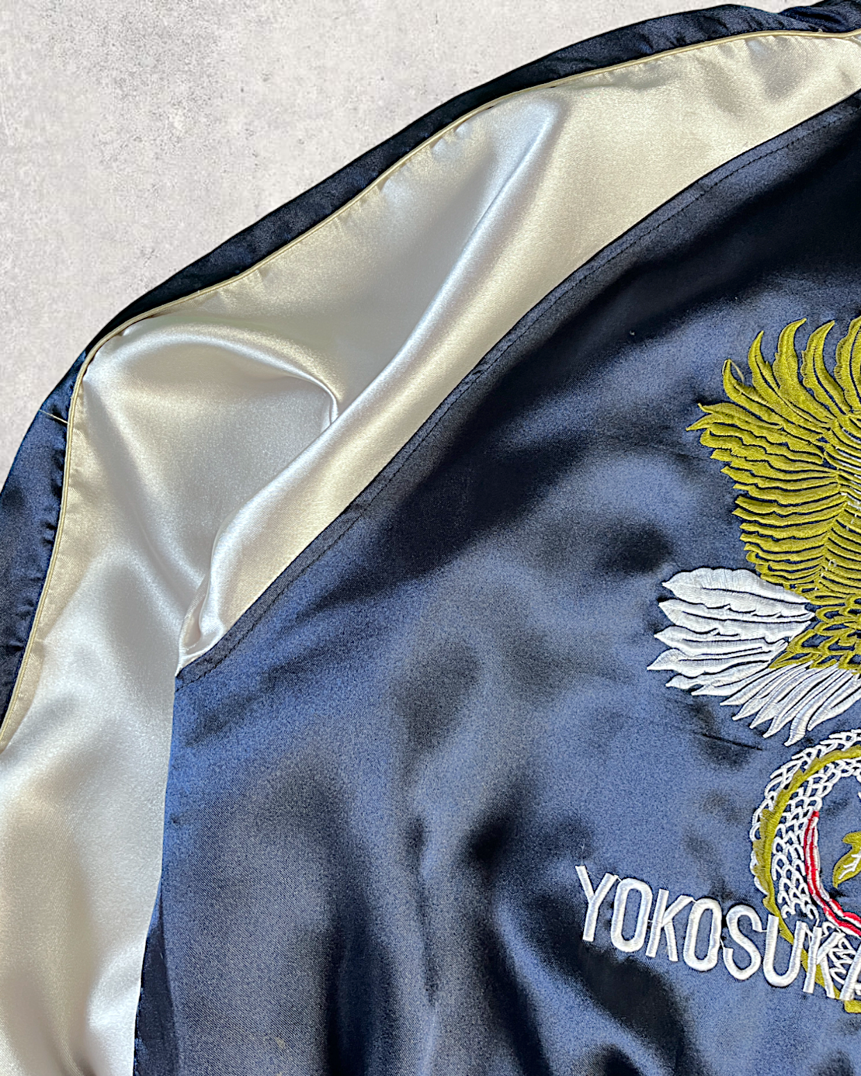 [LL] Thin design of eagle and dragon representing Skajan | Vintage jacket
